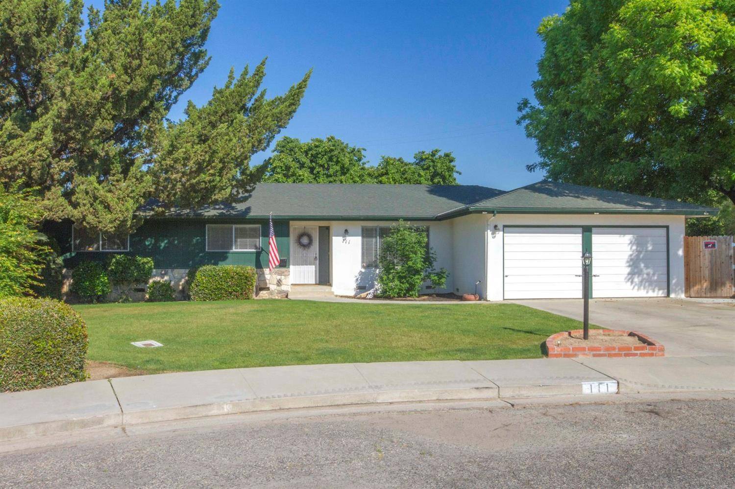 Reedley, CA 93654,111 Flora Circle