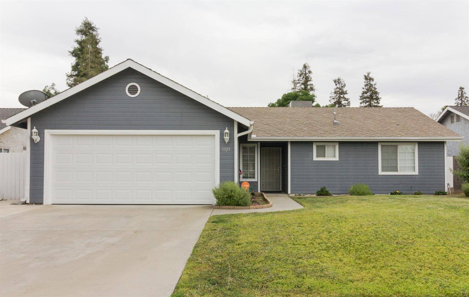 Visalia, CA 93292,3325 E Roosevelt Avenue
