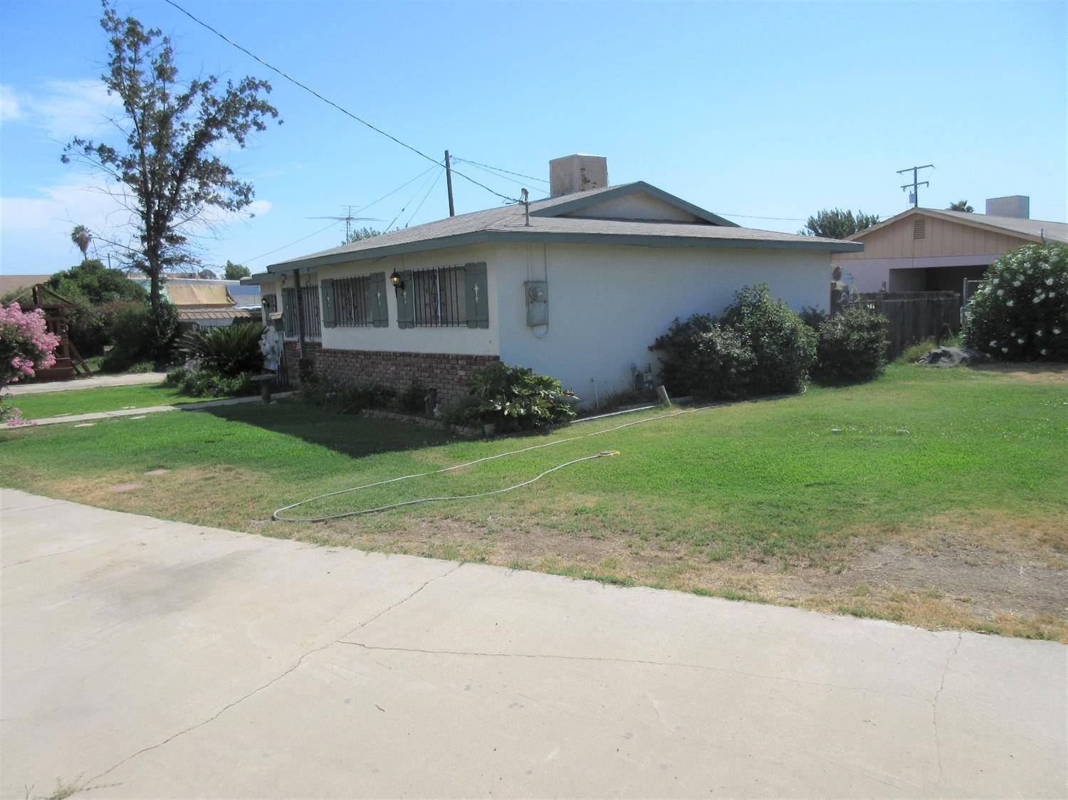 Pixley, CA 93256,565 S Maple Street