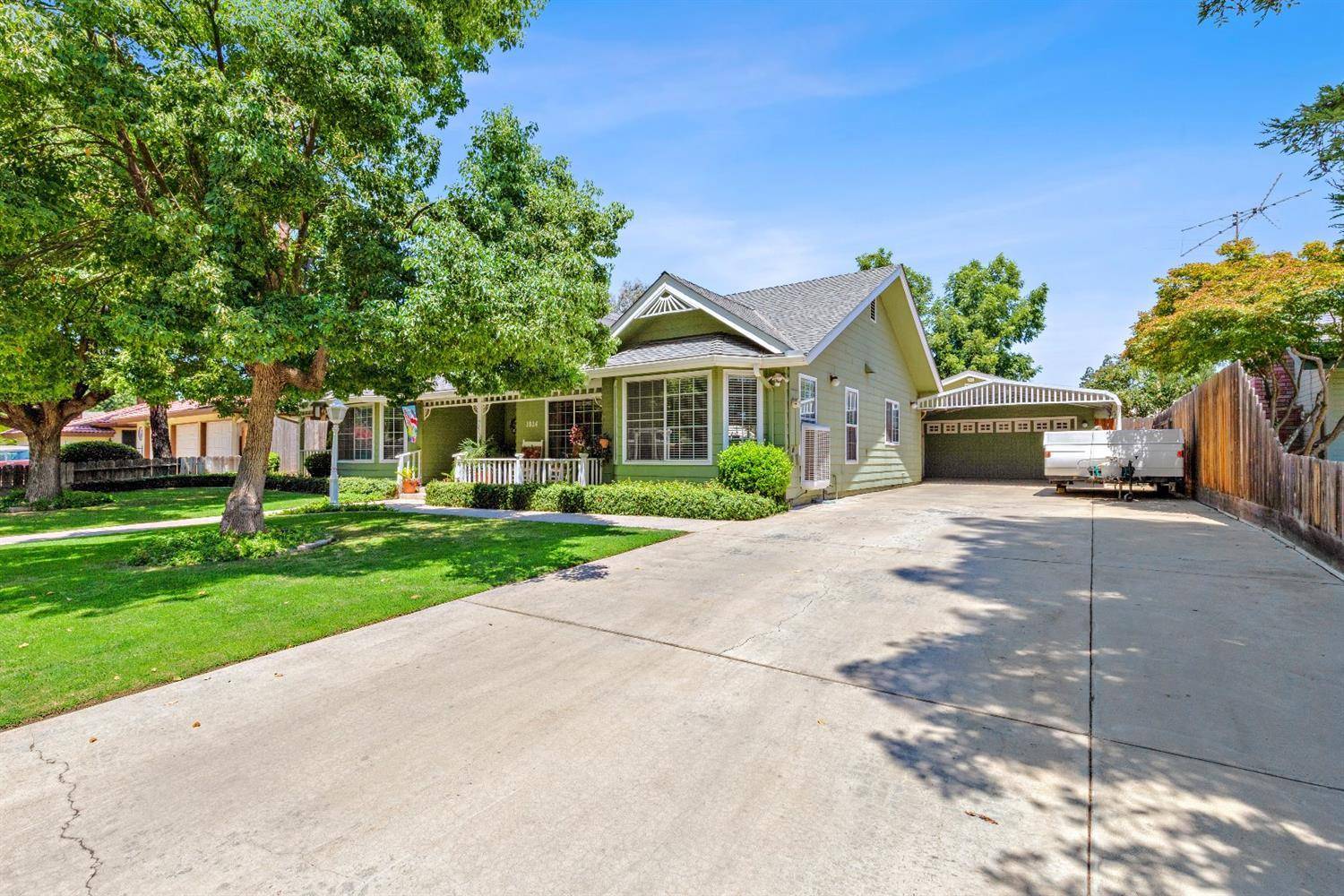 Visalia, CA 93292,1034 E Rose Court