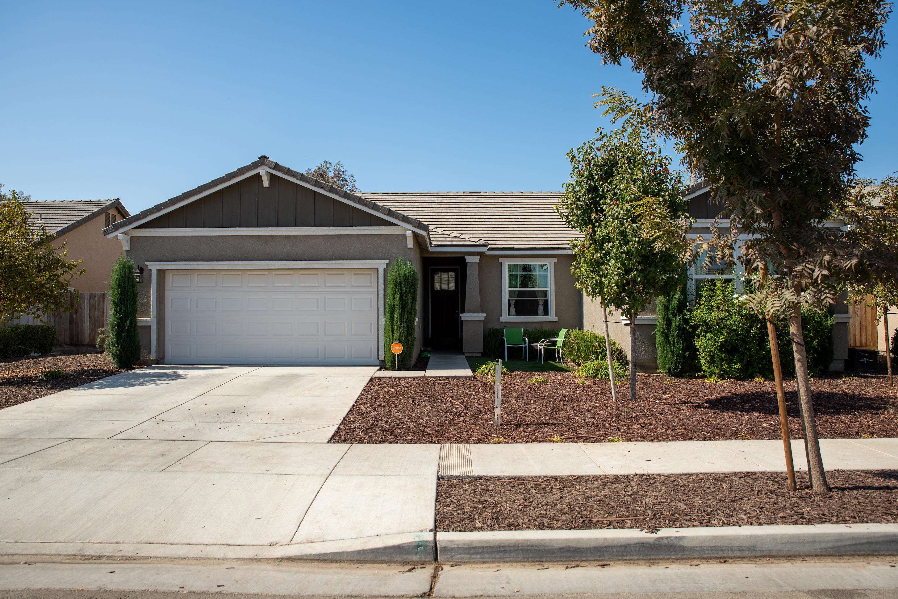 Lemoore, CA 93245,1129 Golf Avenue