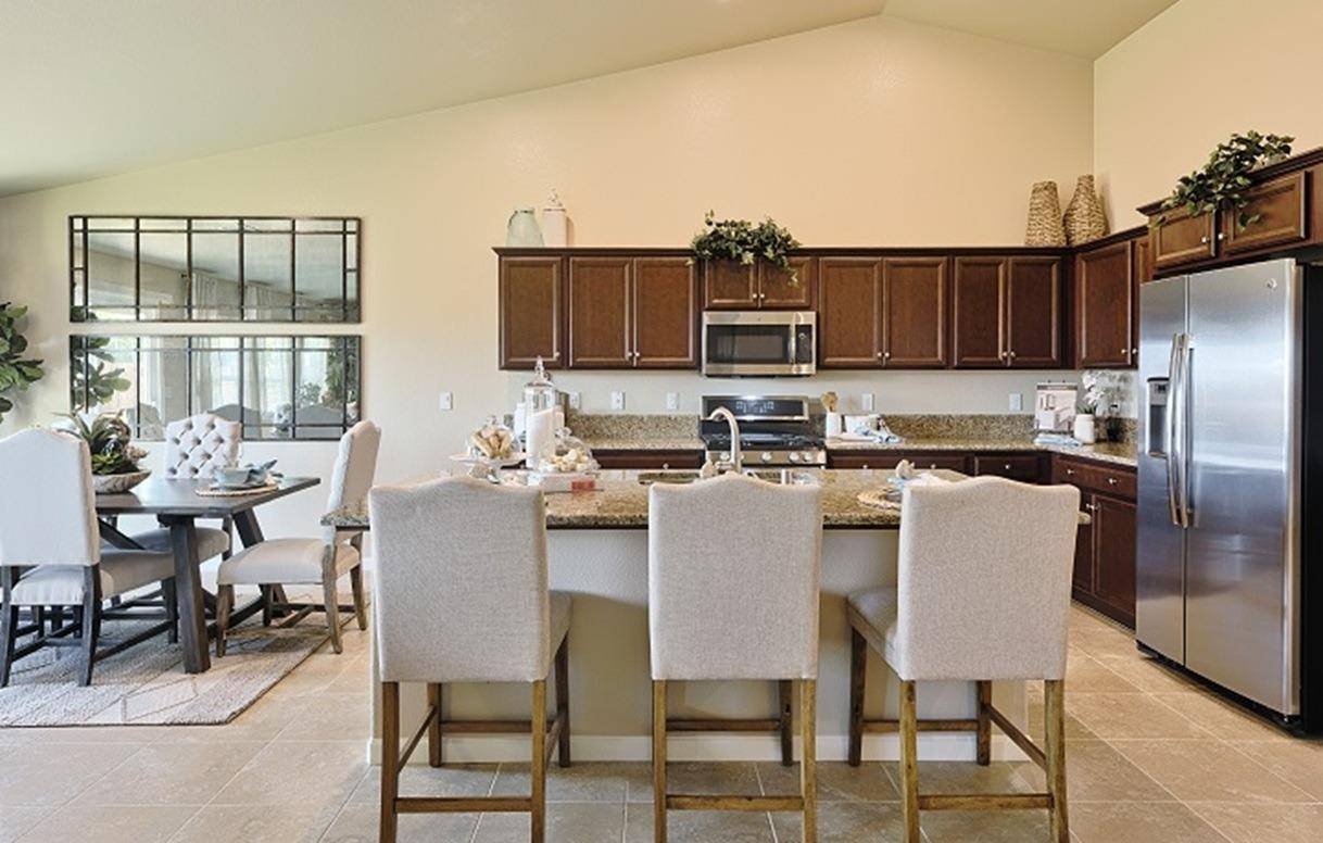 Tulare, CA 93274,1836 Softwind Drive #60