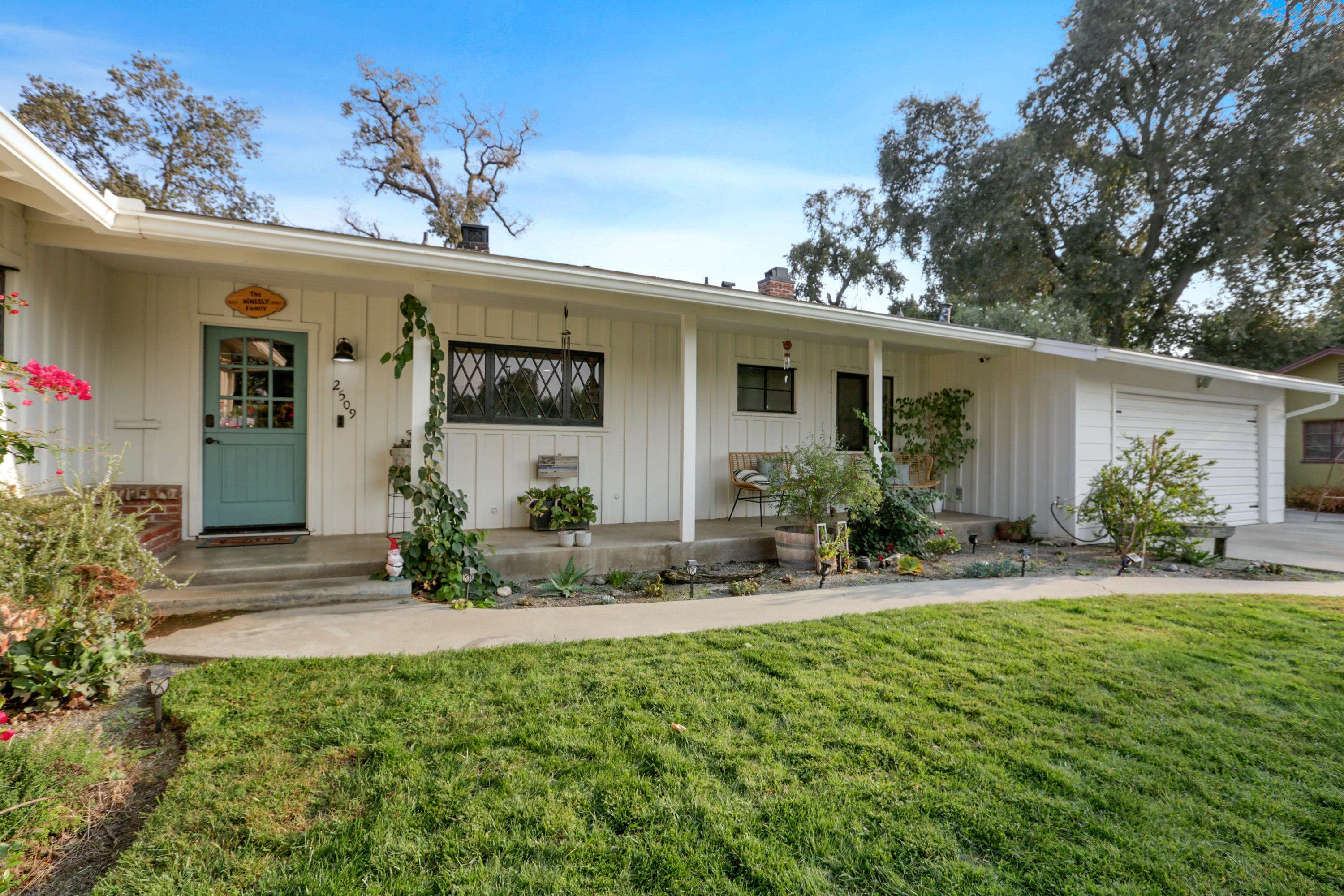 Visalia, CA 93277,2509 W Fairview Avenue
