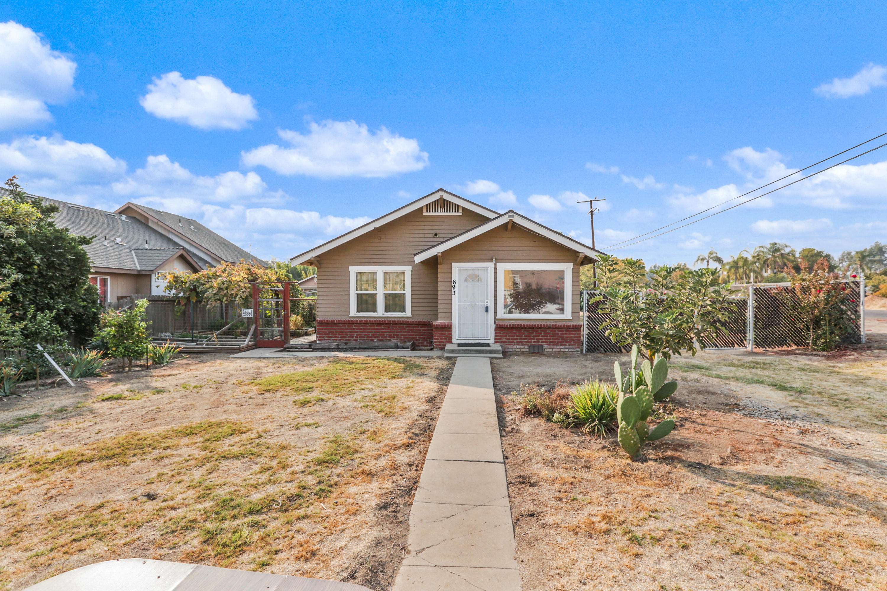 Woodlake, CA 93286,893 N Cypress Street