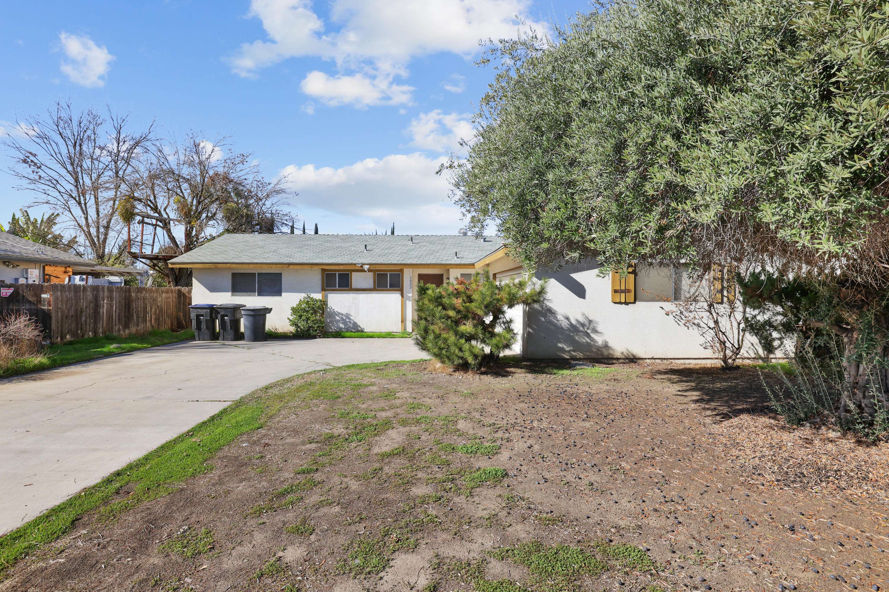 Visalia, CA 93277,1009 S Linwood Street