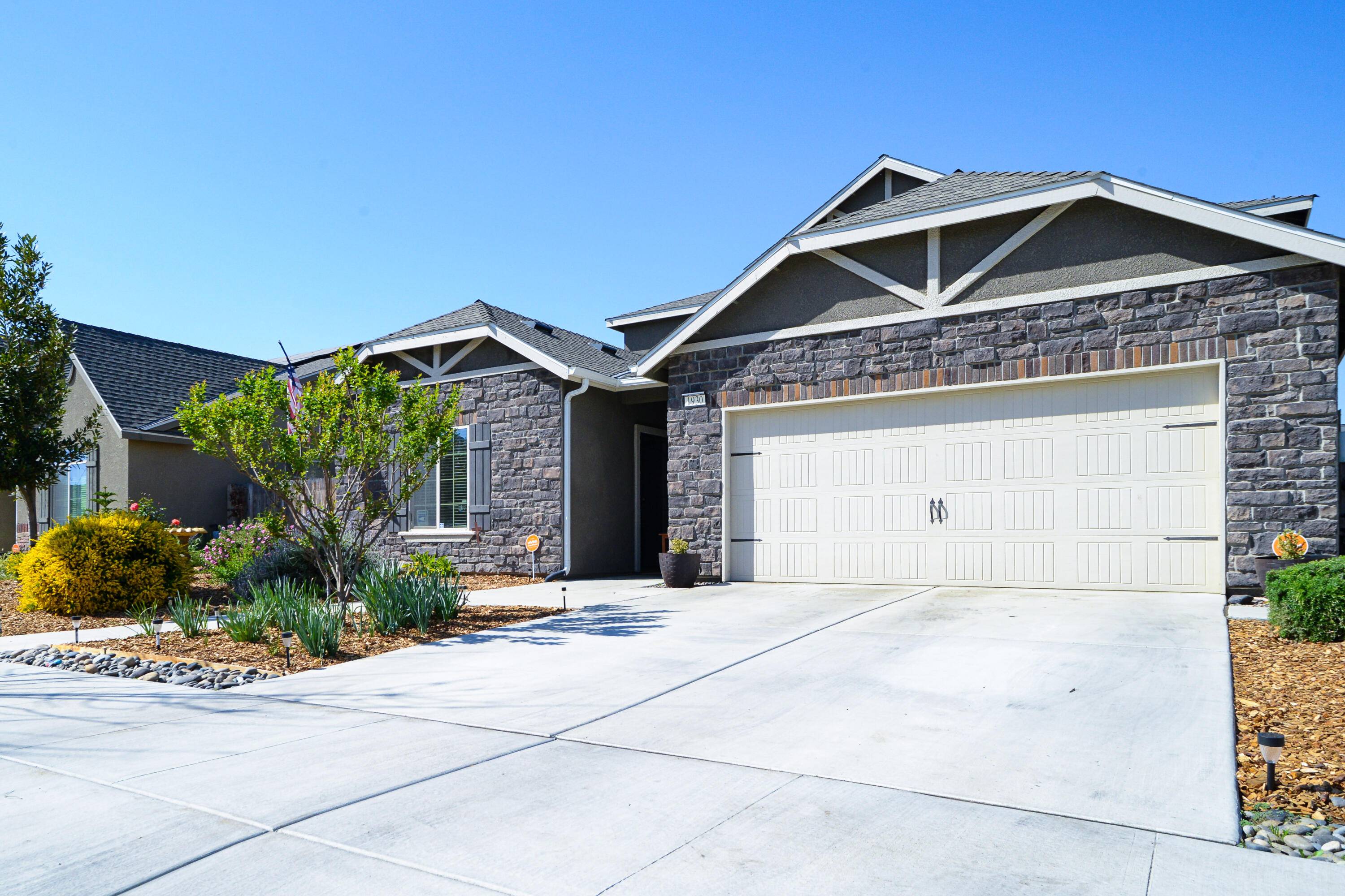 Visalia, CA 93291,1930 W Crystal Avenue