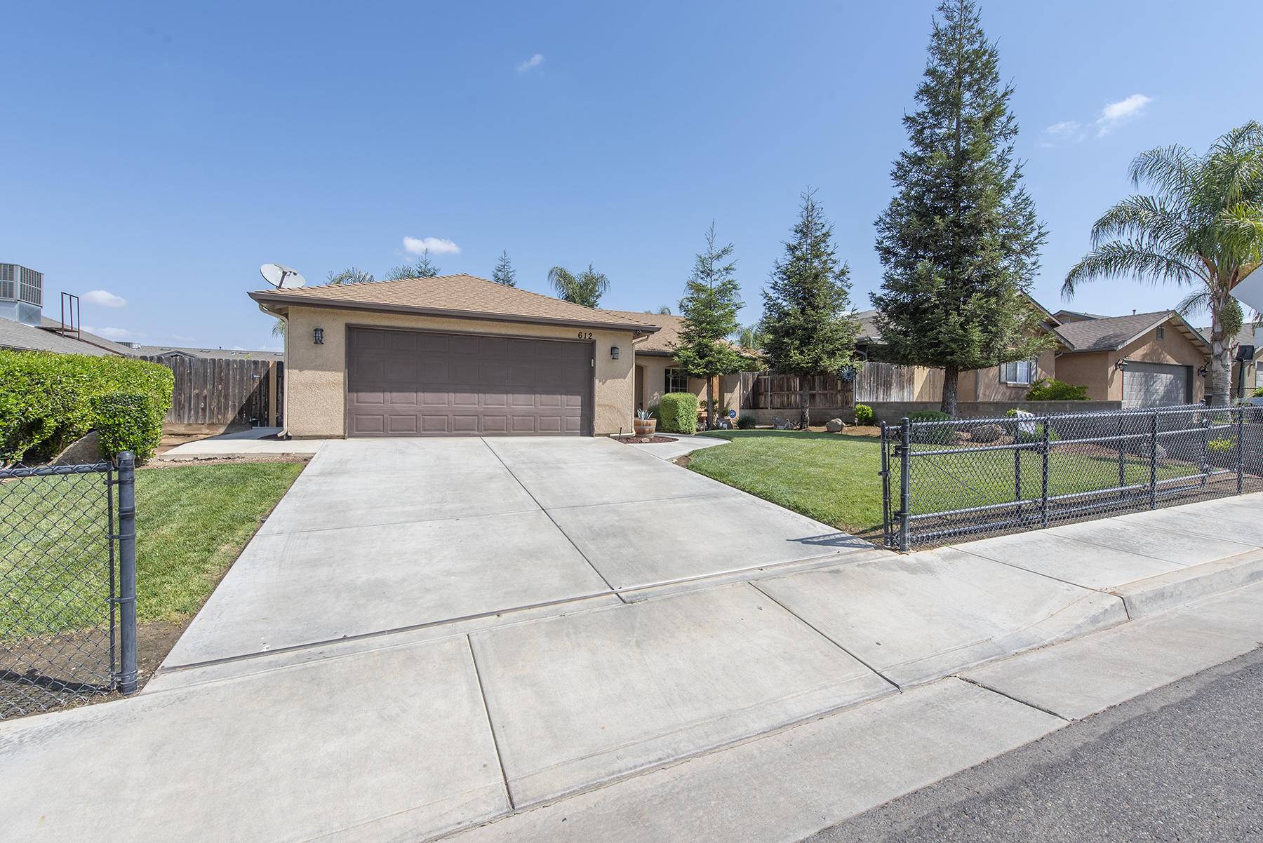 Woodlake, CA 93286,612 E Sierra Avenue