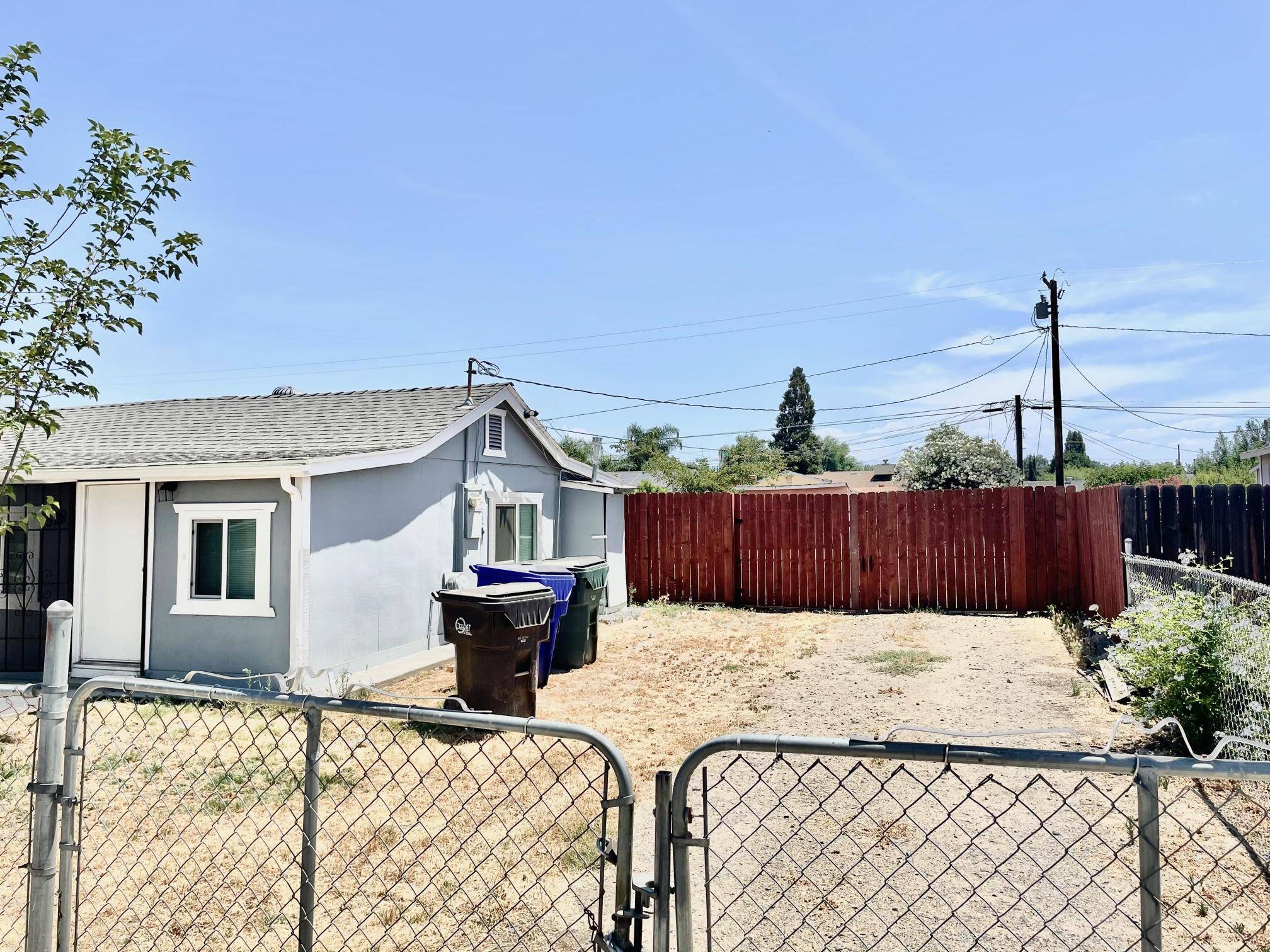 Farmersville, CA 93223,528 S Ventura Avenue