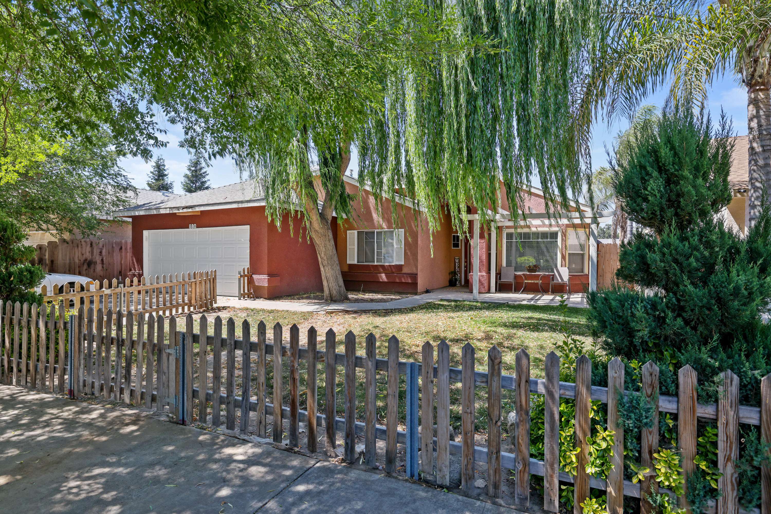 Farmersville, CA 93223,880 W Teddy Street