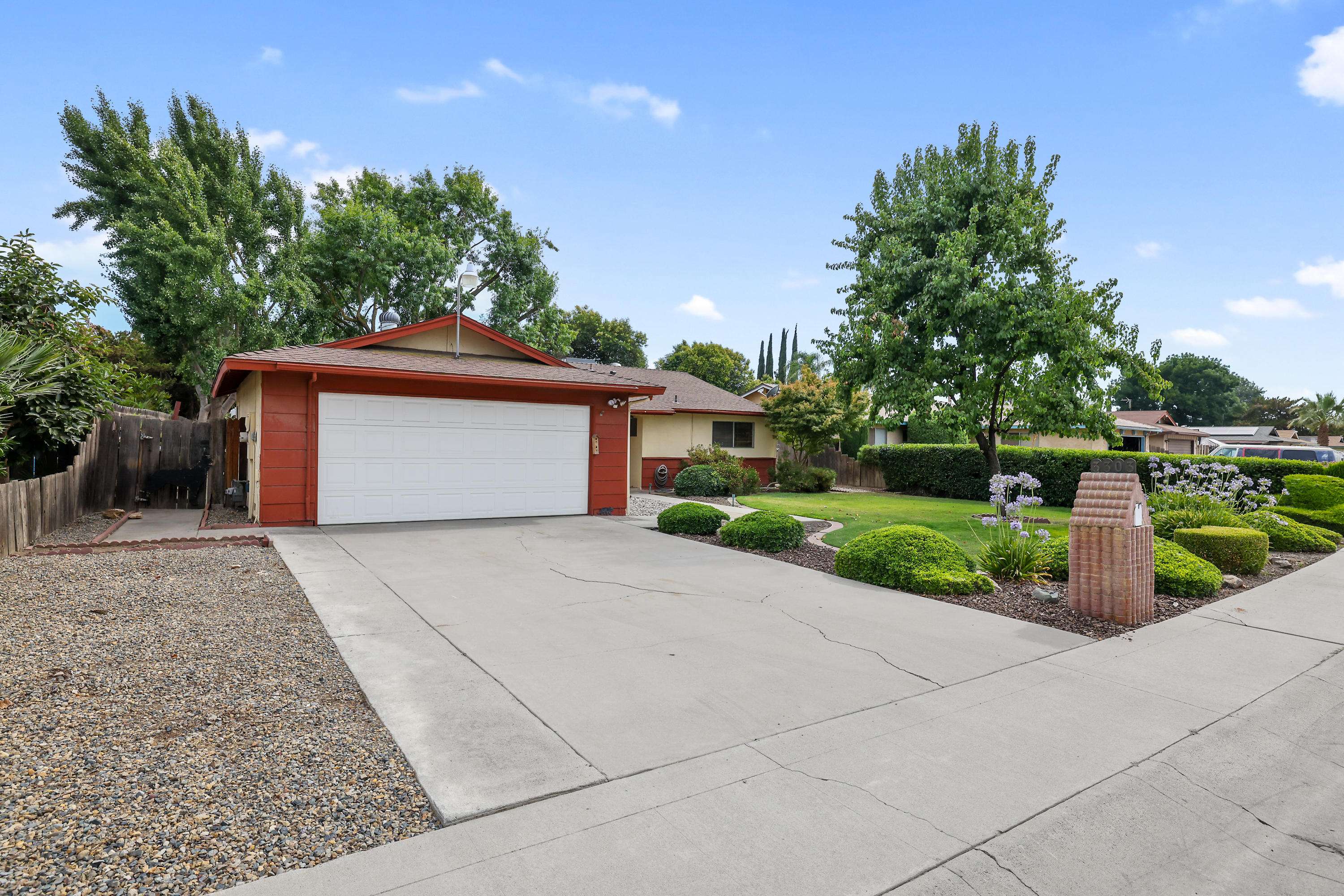 Visalia, CA 93277,3303 W Cypress Avenue