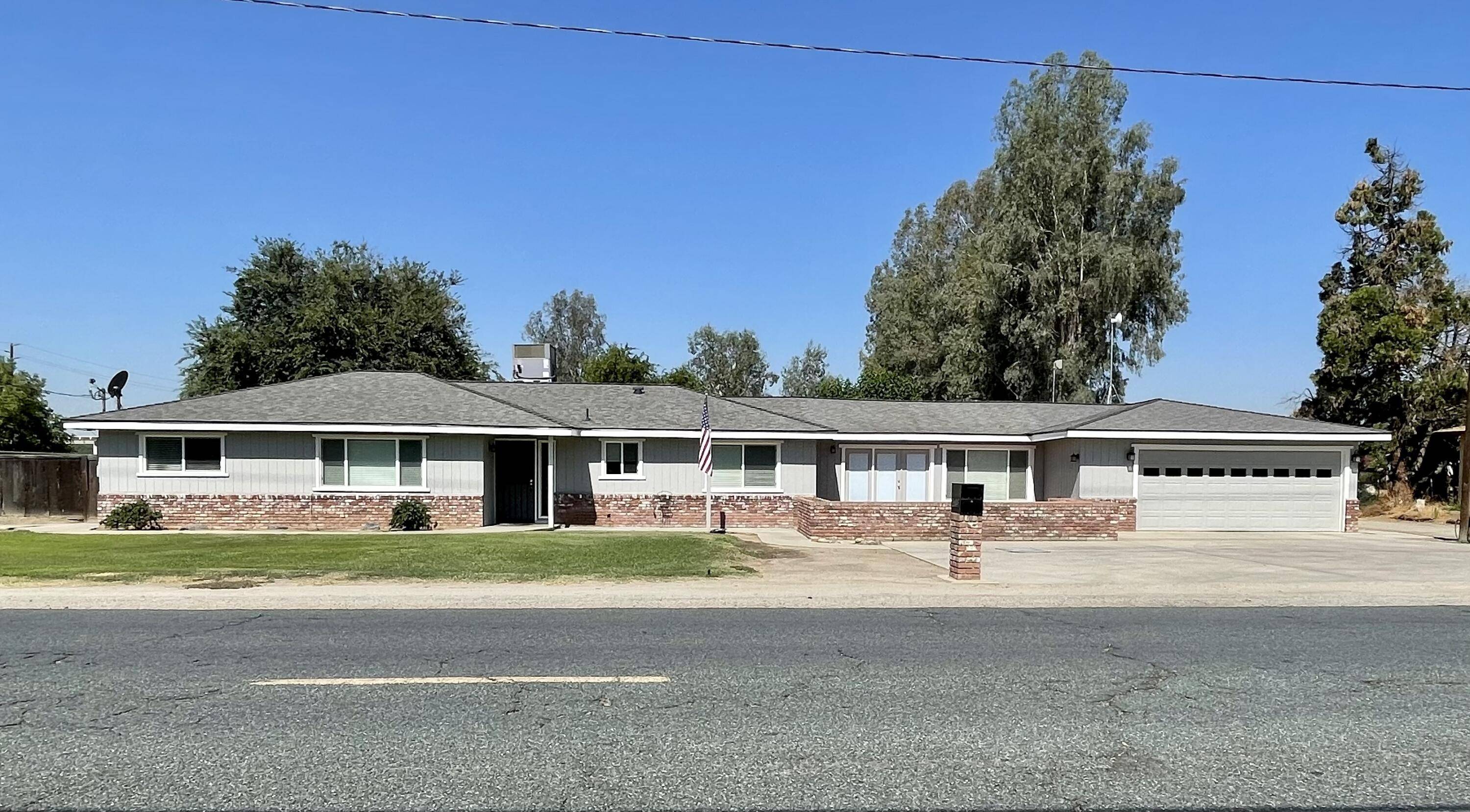 Visalia, CA 93292,26049 Rd 156