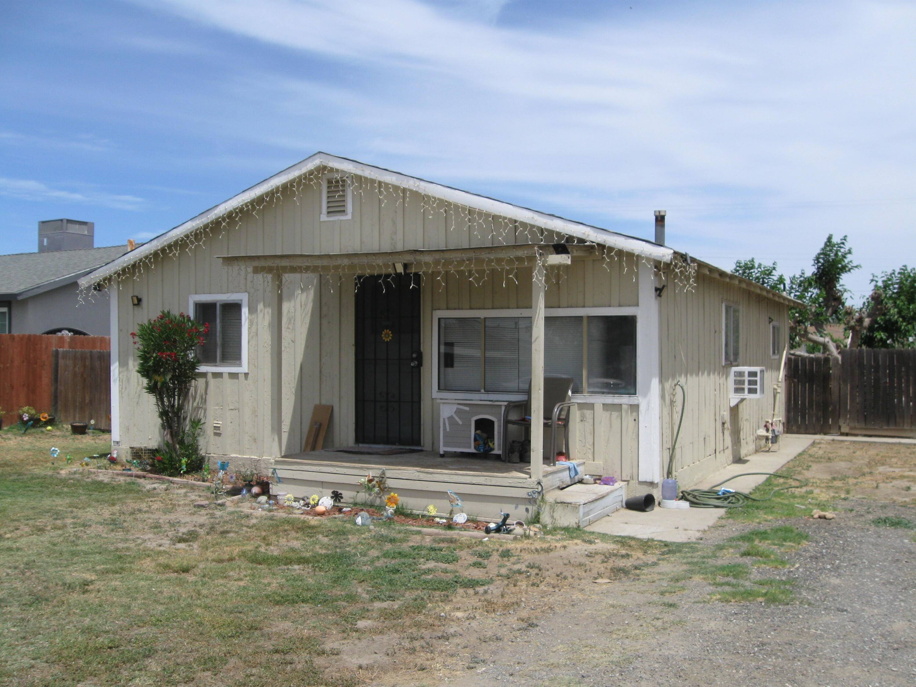 Laton, CA 93242,6066 Murphy Avenue