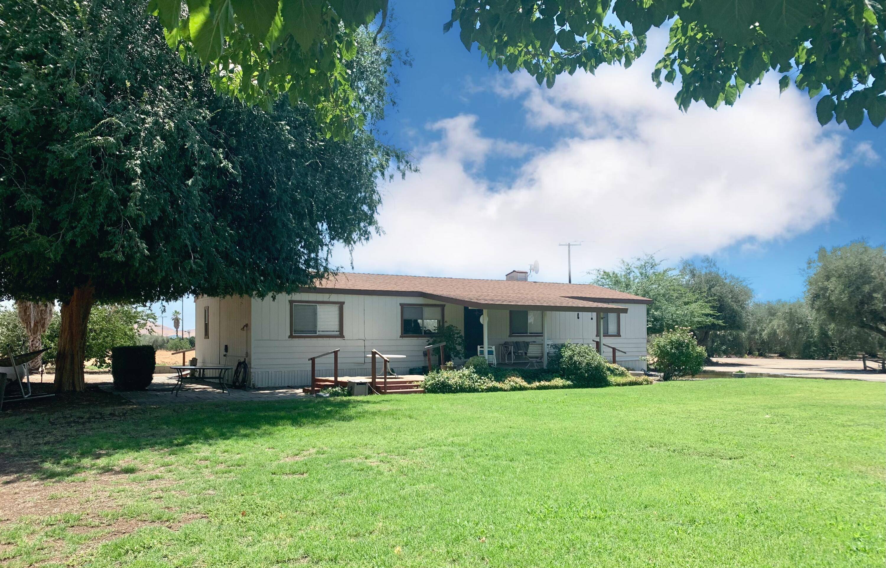 Lindsay, CA 93247,21086 Road 248