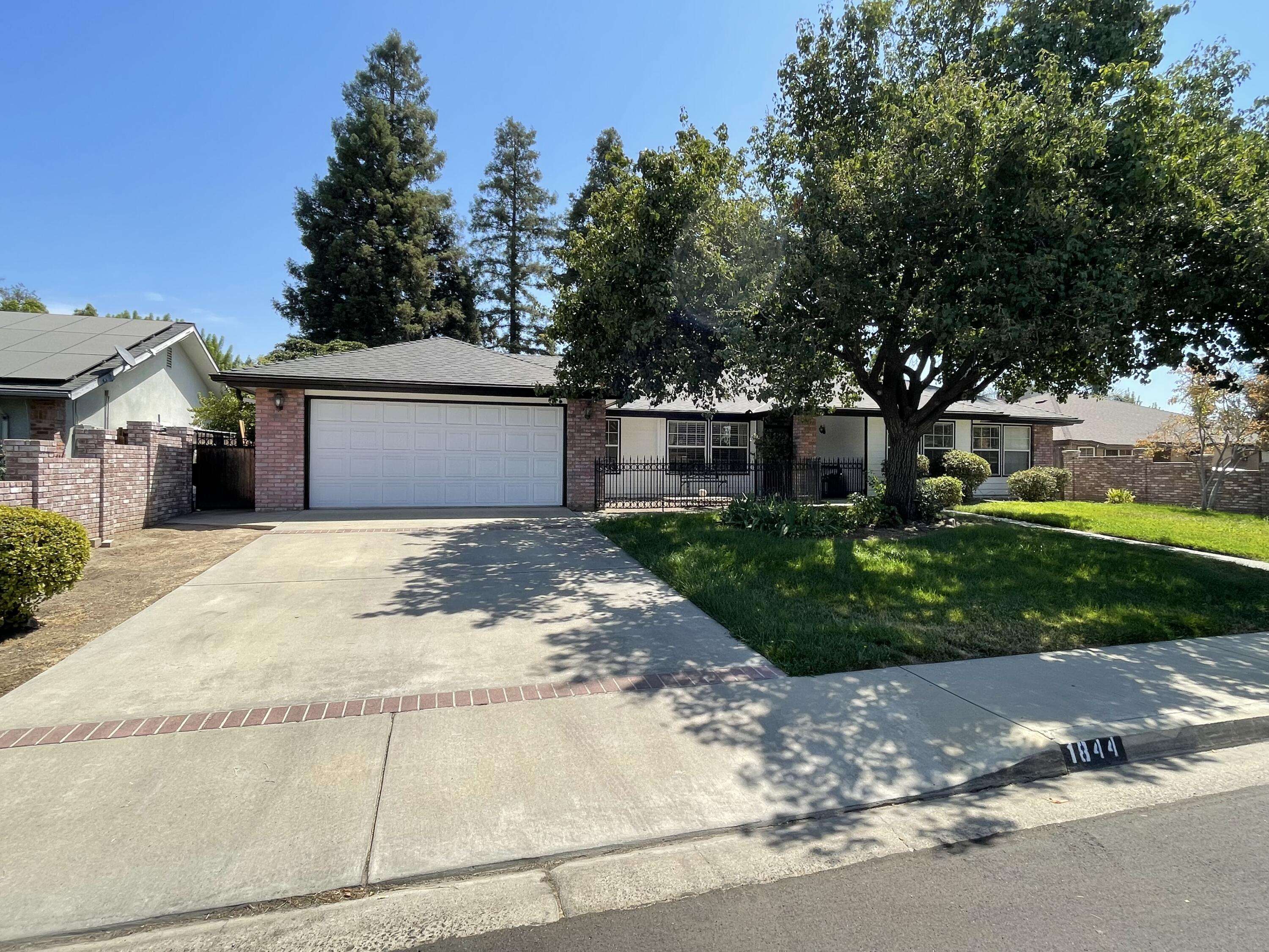 Visalia, CA 93292,1844 S Bradley Street