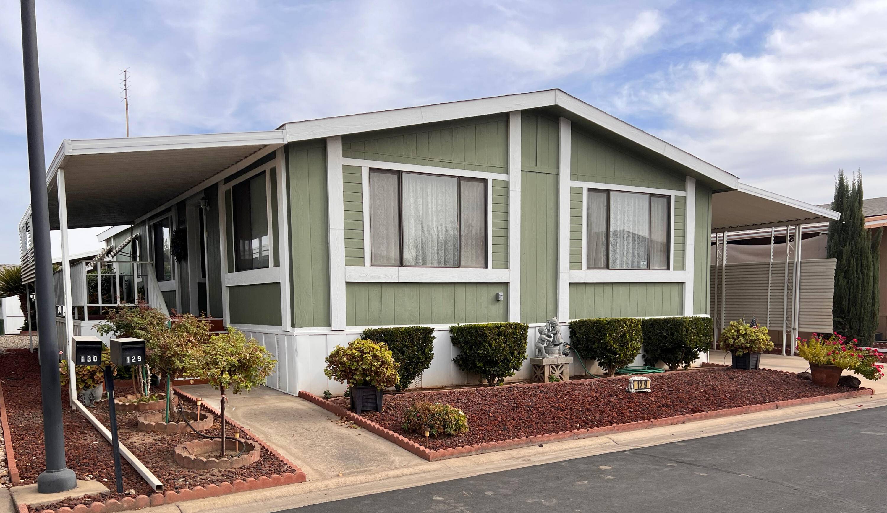 Dinuba, CA 93618,581 N Crawford Avenue #129