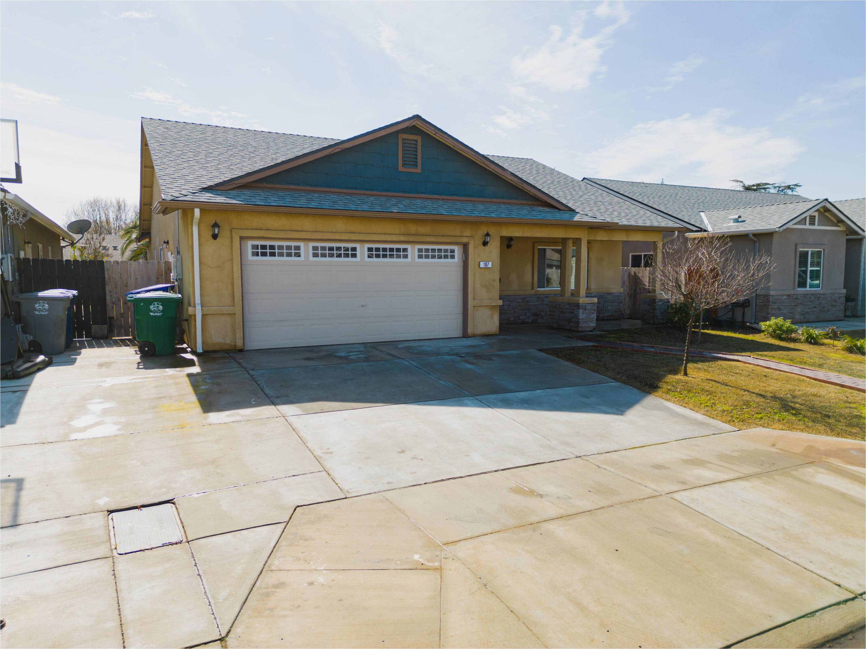 Woodlake, CA 93286,107 Crestwood Avenue