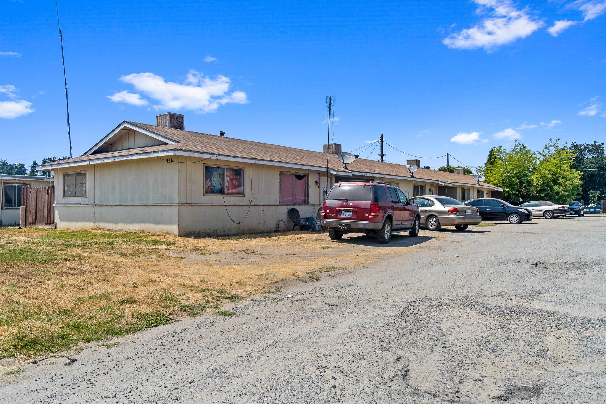 Farmersville, CA 93223,754 E Larry Street