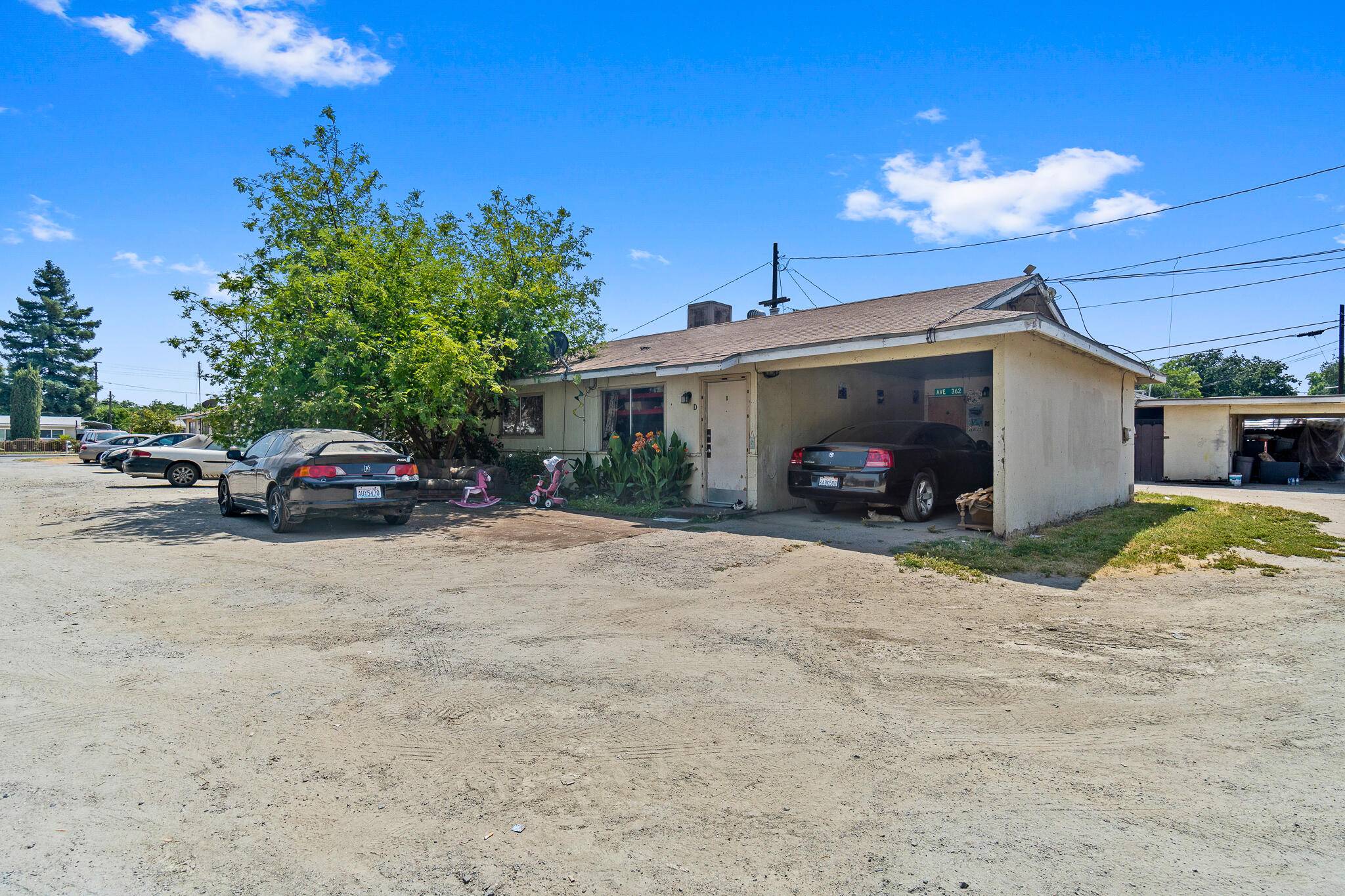 Farmersville, CA 93223,754 E Larry Street