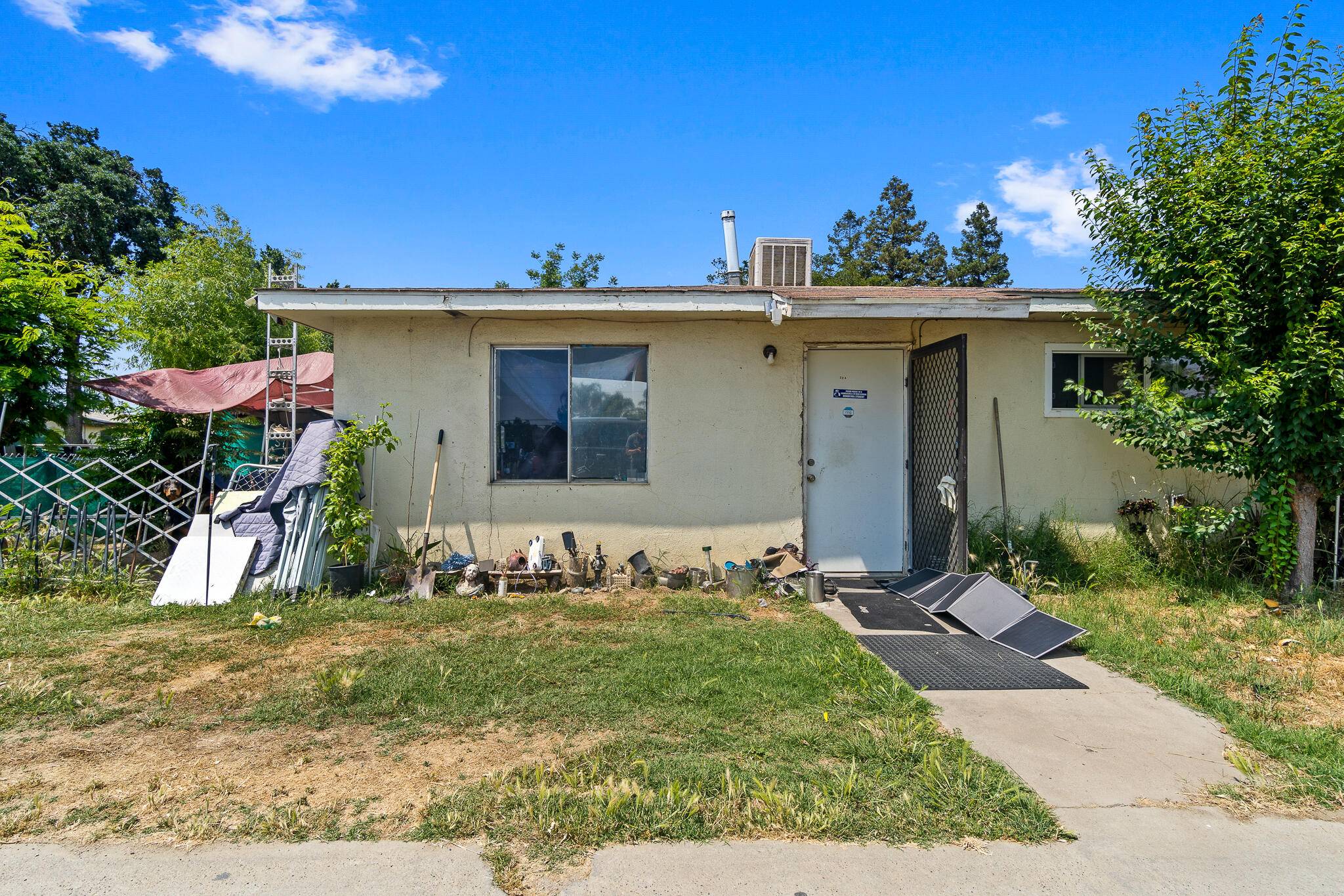 Farmersville, CA 93223,234 N Gene Avenue