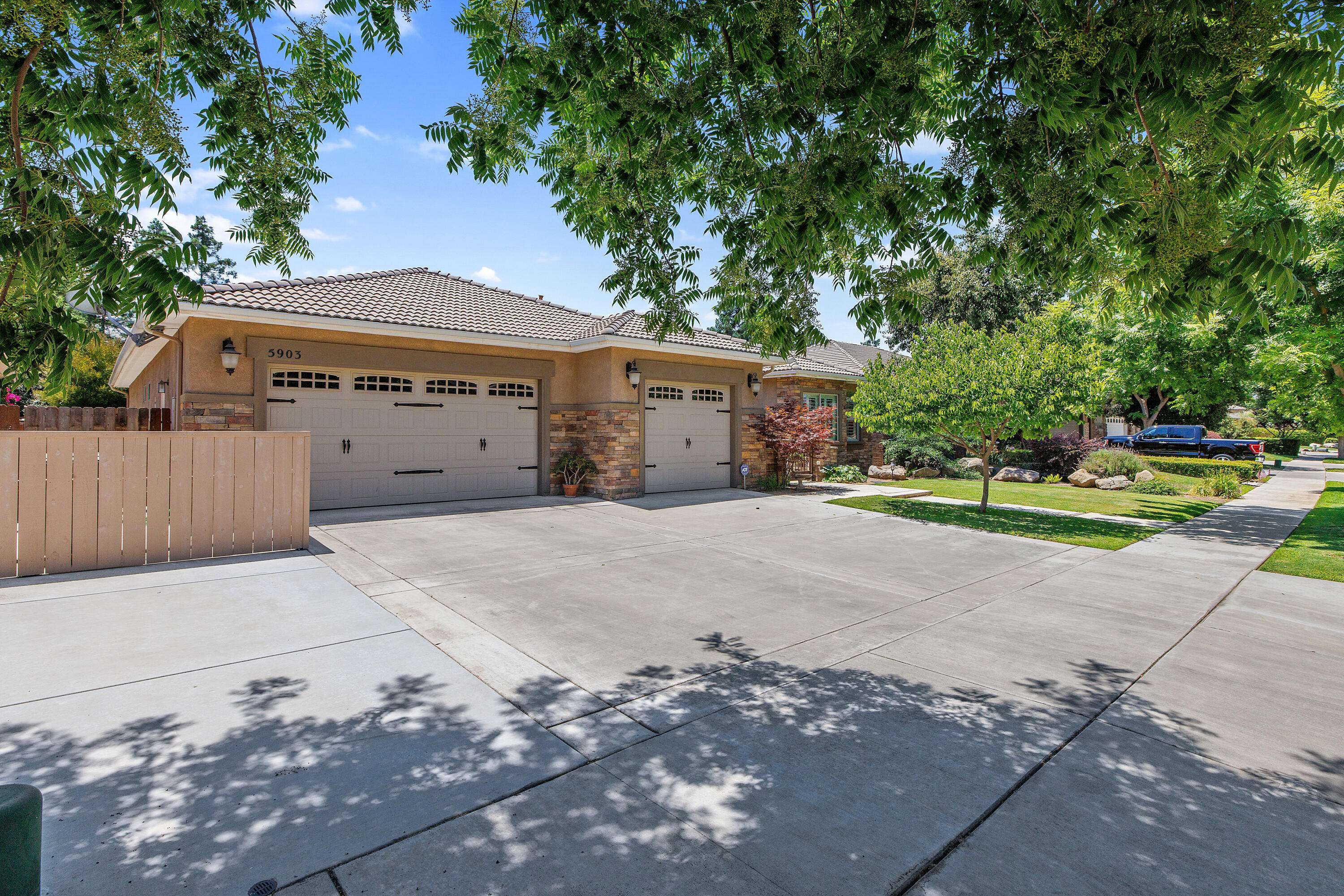 Visalia, CA 93291,5903 W Modoc Avenue