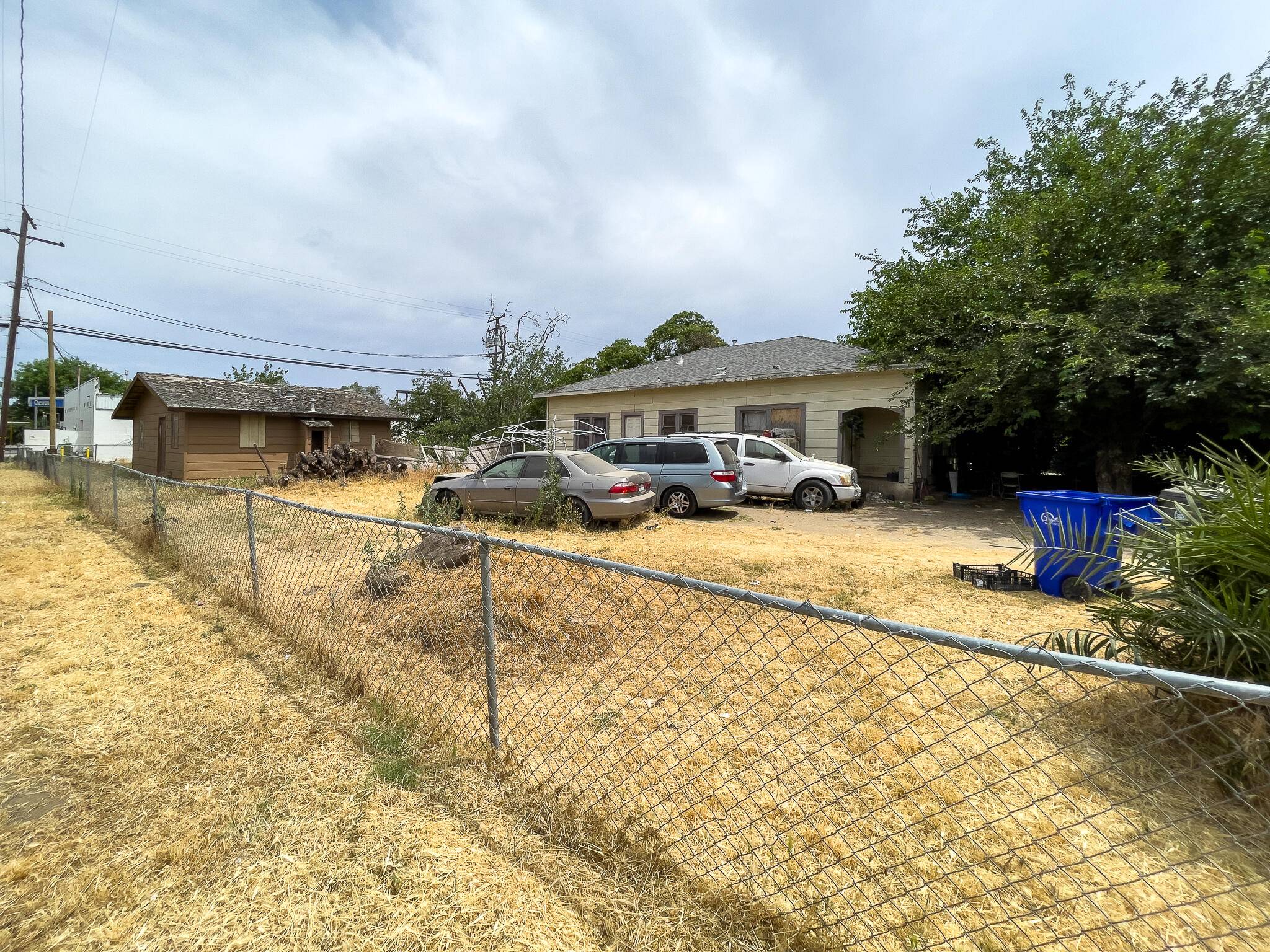 Farmersville, CA 93223,730 N Linnell Avenue