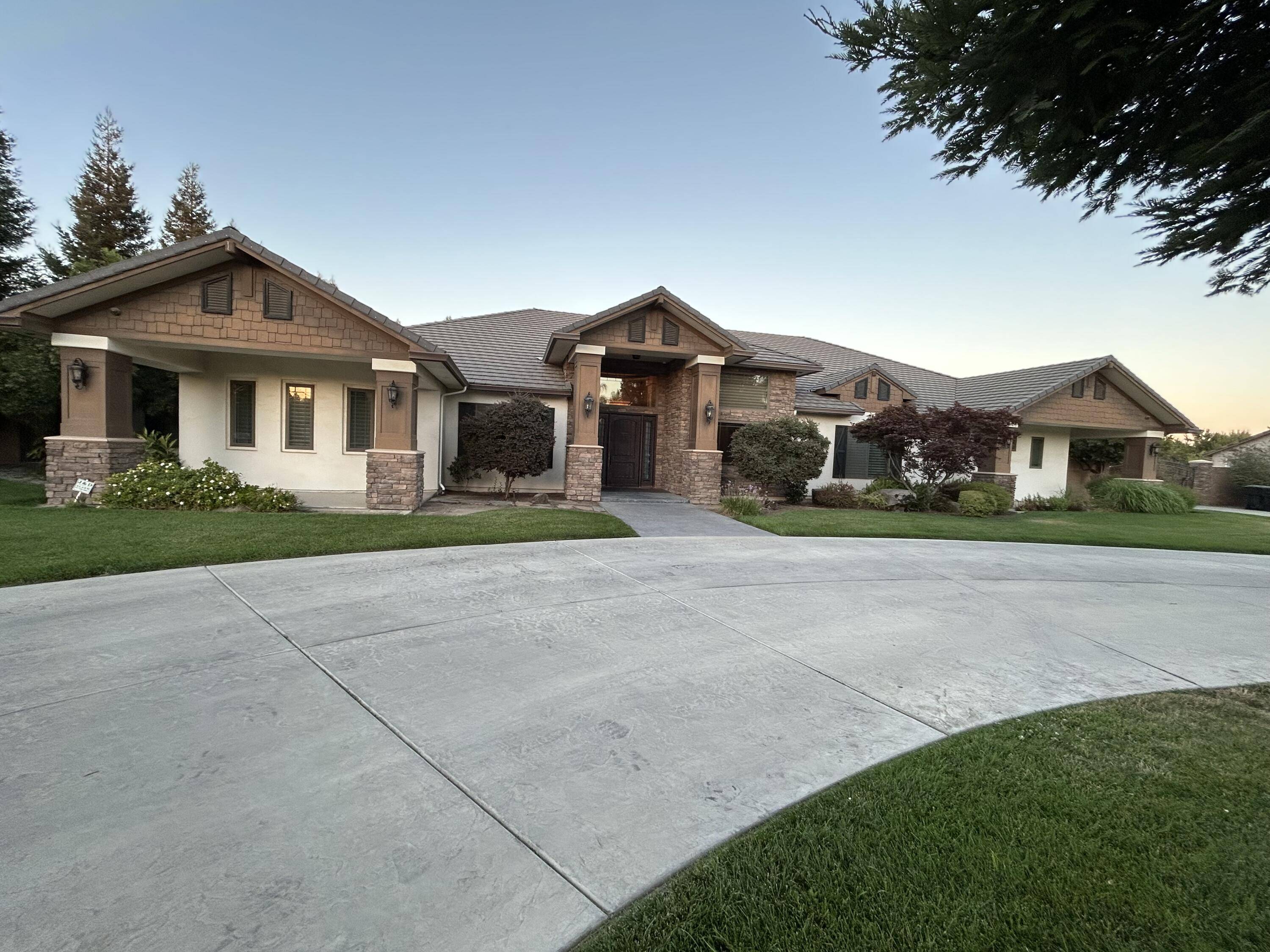 Visalia, CA 93277,3332 S Peppertree Court