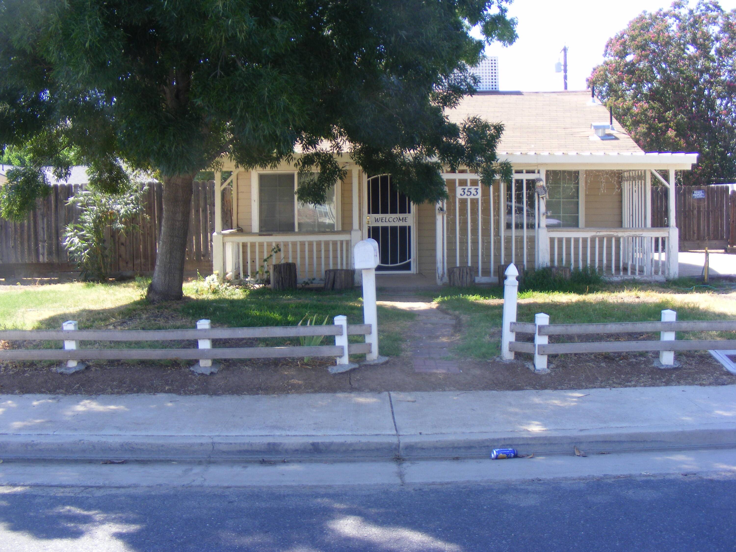 Woodlake, CA 93286,353 S Palm Street