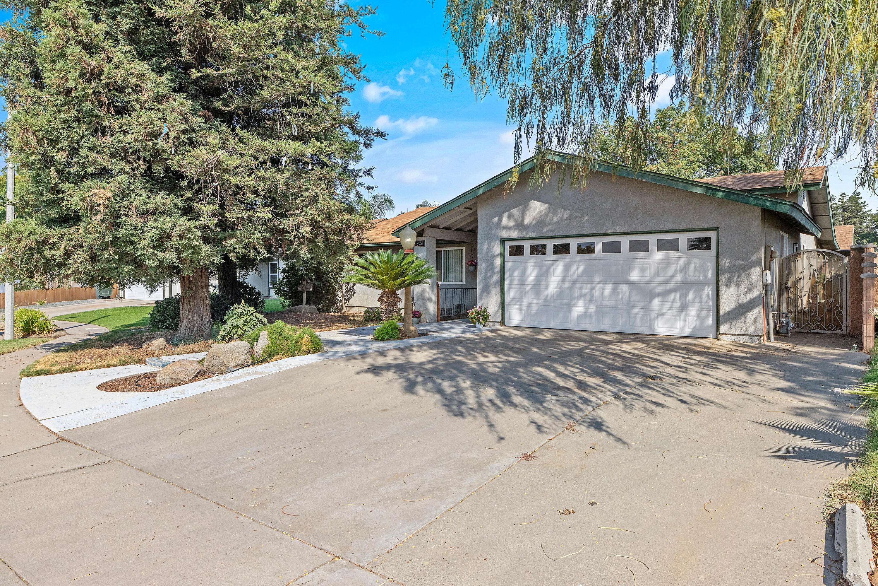 Tulare, CA 93274,1924 Marvin Avenue