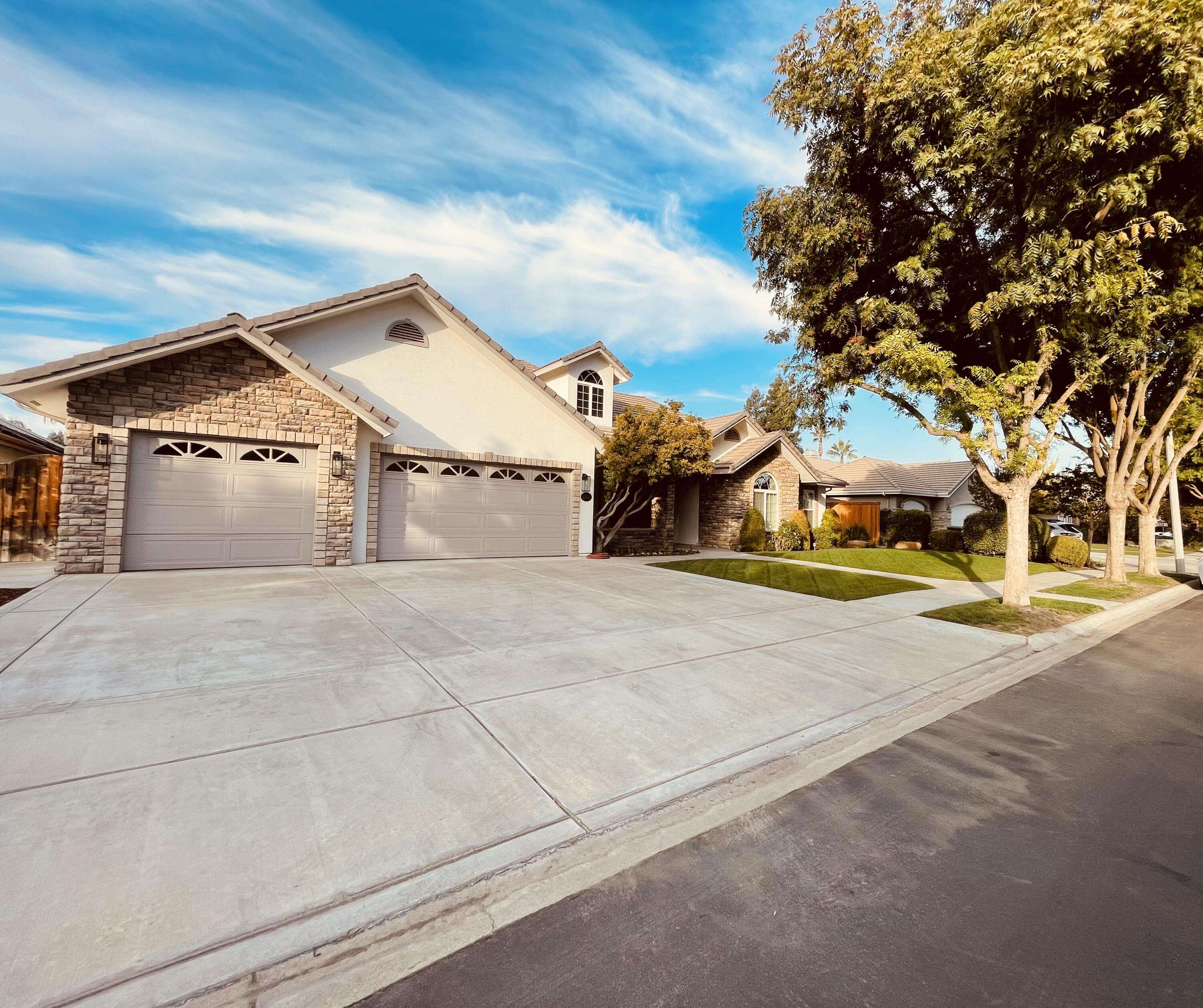 Visalia, CA 93291,4702 W Buena Vista Court