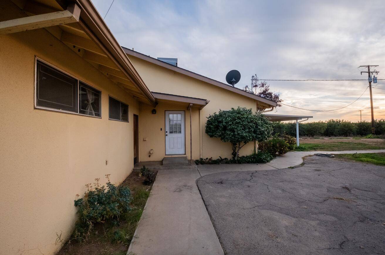 Lindsay, CA 93247,20439 Road 212