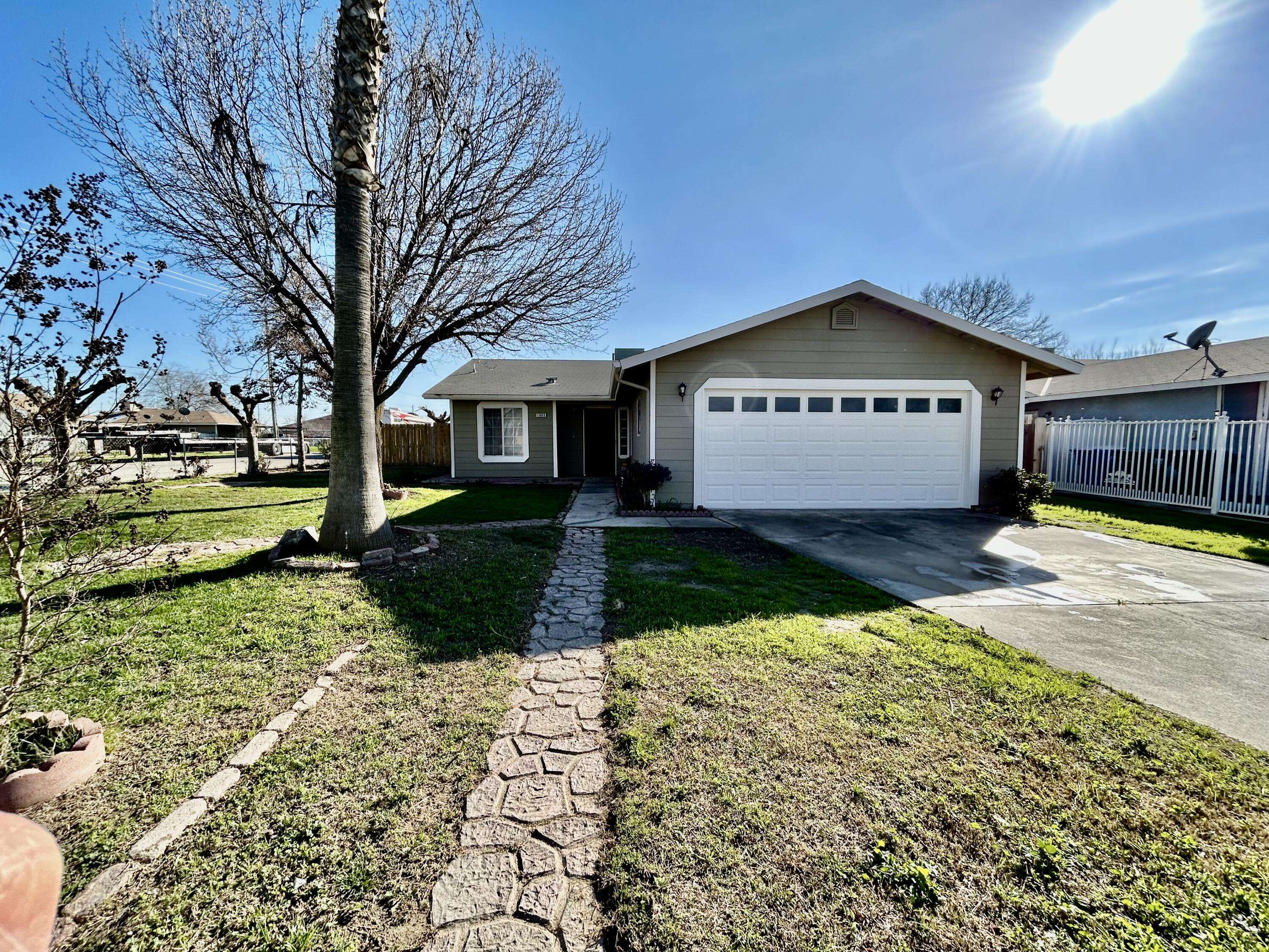 Pixley, CA 93256,1003 E Joanne Avenue