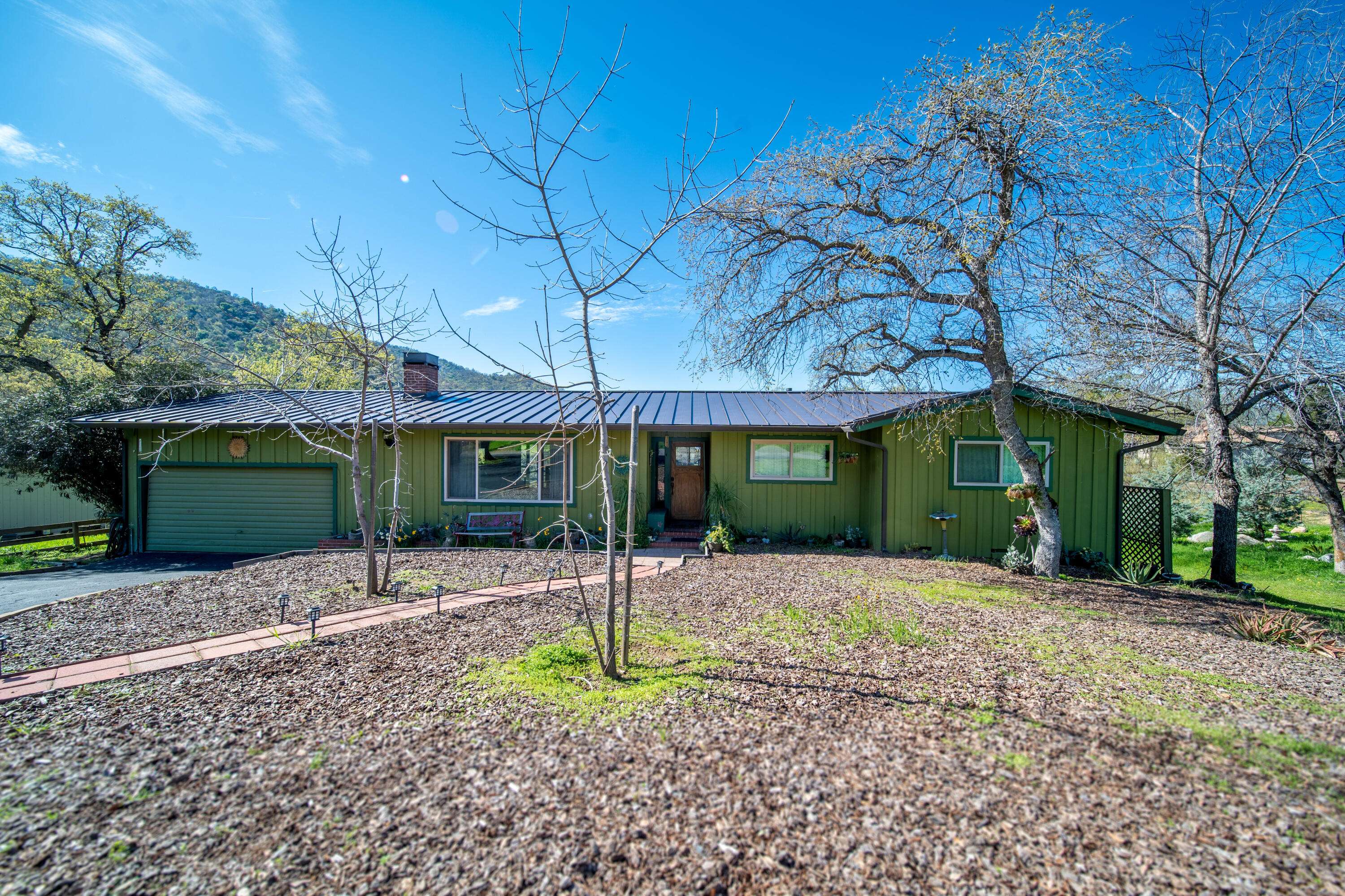 Three Rivers, CA 93271,44040 Skyline Drive