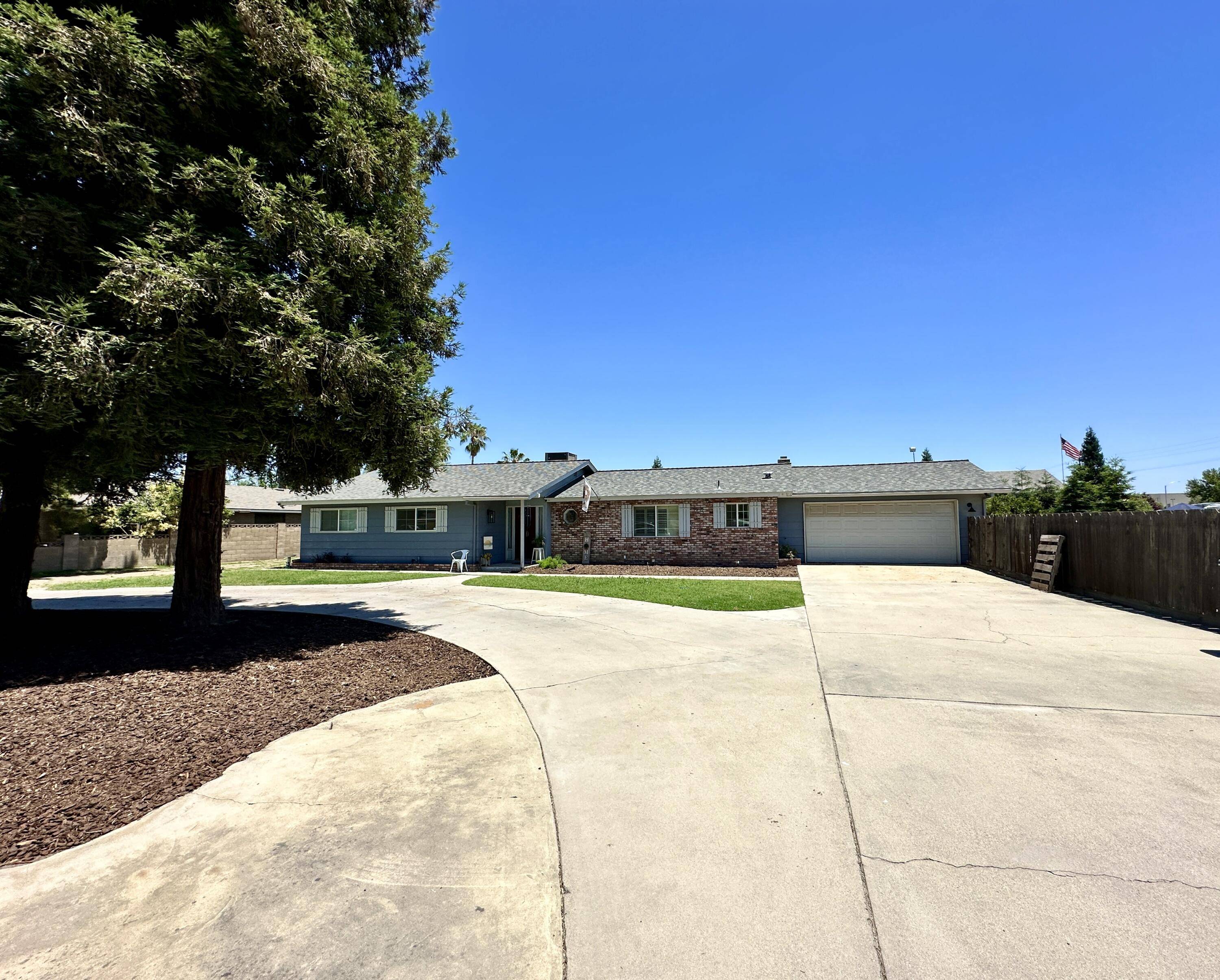 Visalia, CA 93277,5820 W Caldwell Avenue #B