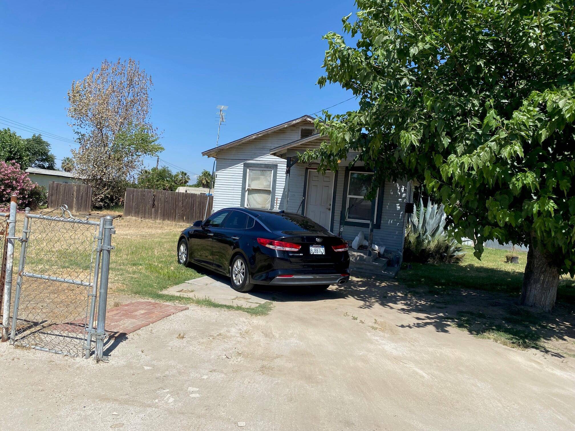 Pixley, CA 93256,316 S Maple Street