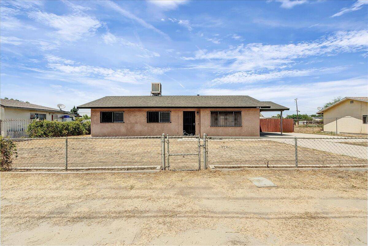 Pixley, CA 93256,582 W Terra Bella Avenue