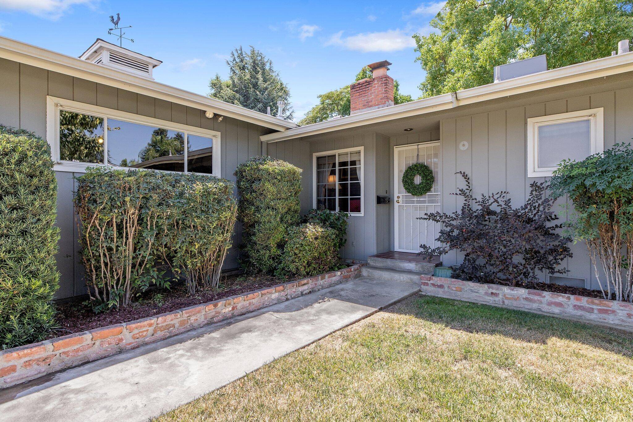 Visalia, CA 93277,1015 W Iris Avenue