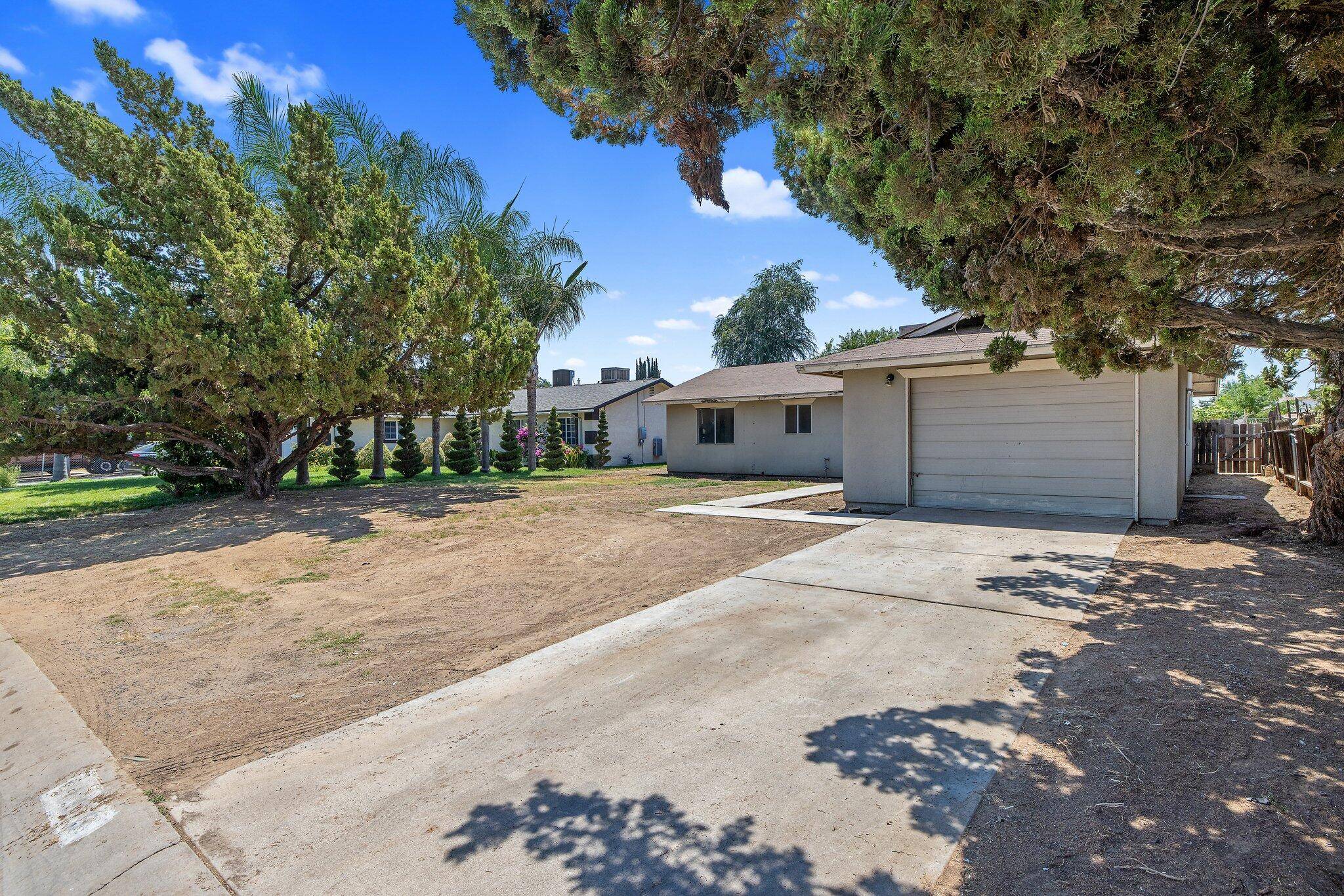 Ivanhoe, CA 93235,15851 Edmiston Avenue