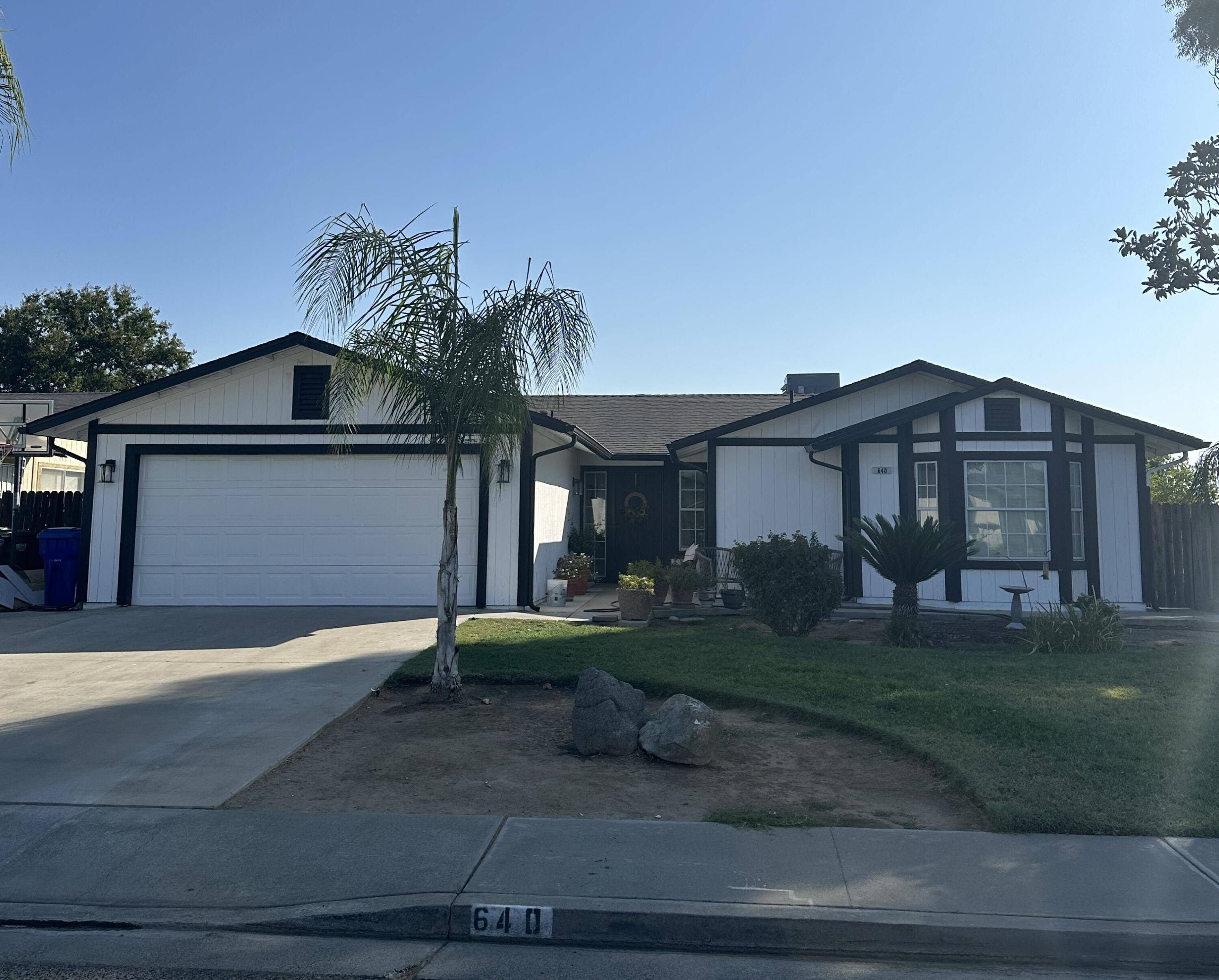 Dinuba, CA 93618,640 N Lillie Avenue