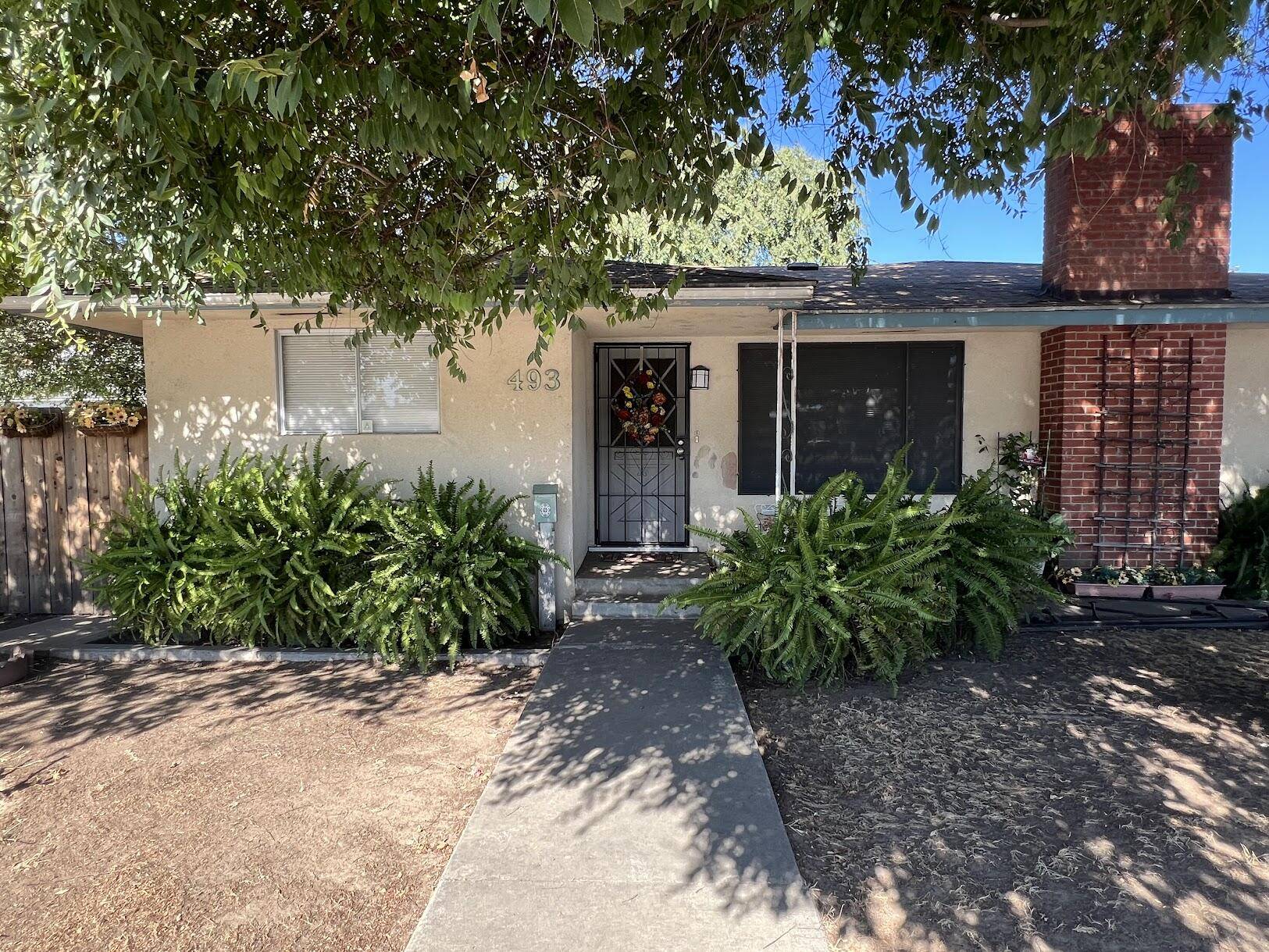 Dinuba, CA 93618,493 N Alta Avenue