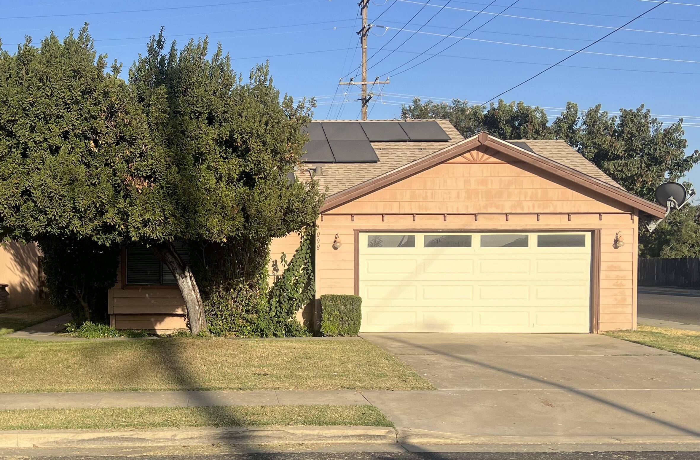 Visalia, CA 93292,1008 N Manzanita Street