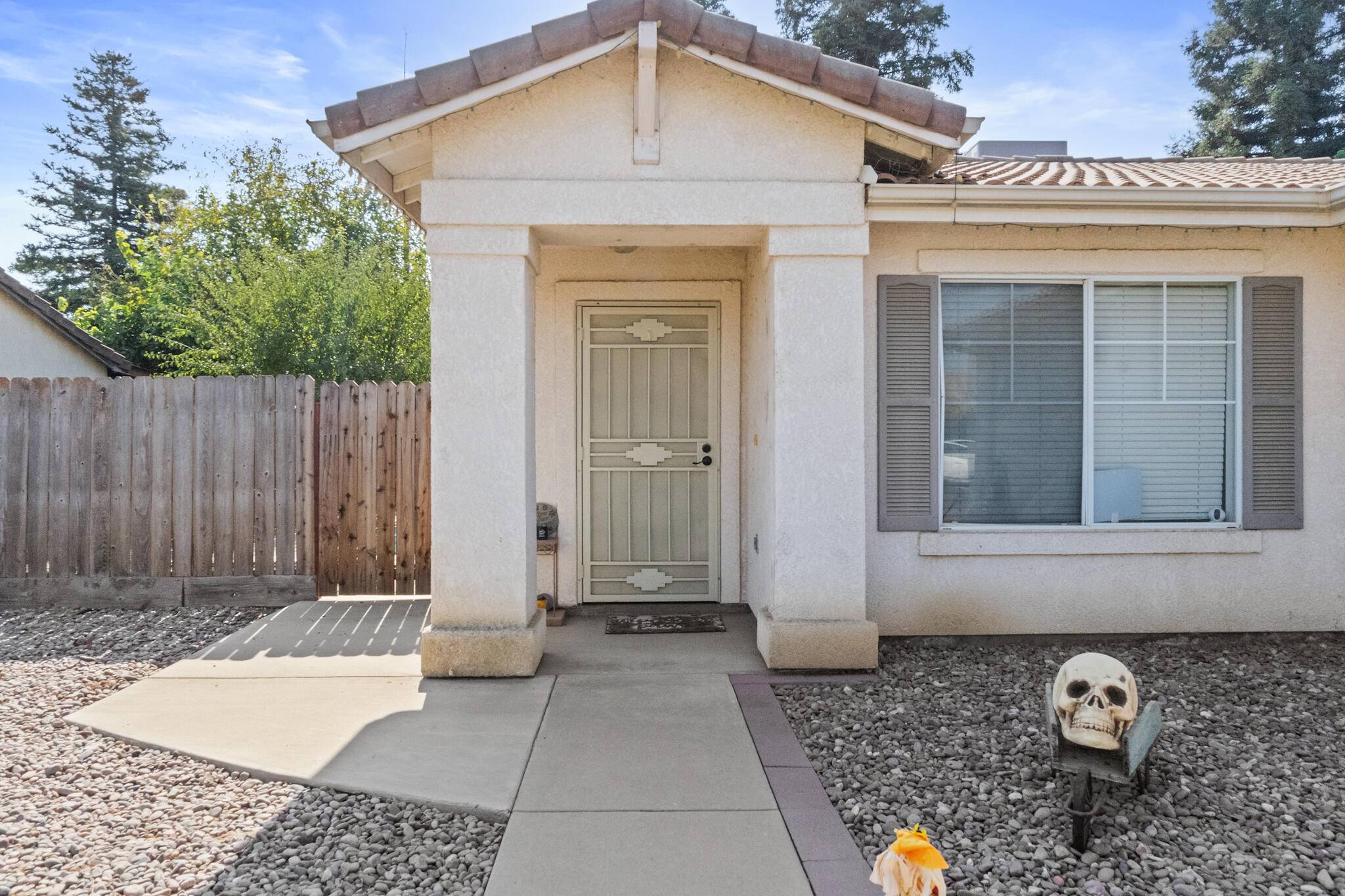 Visalia, CA 93291,3937 W Sweet Avenue