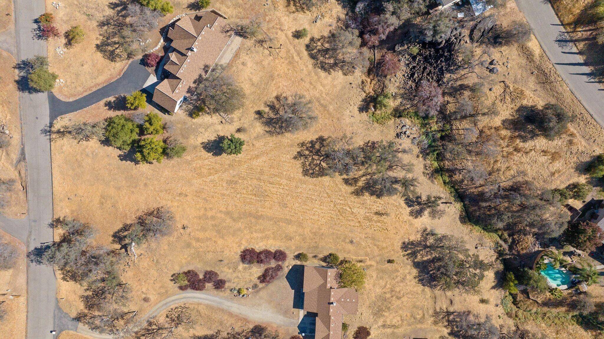 Three Rivers, CA 93271,42149 Black Oak Drive