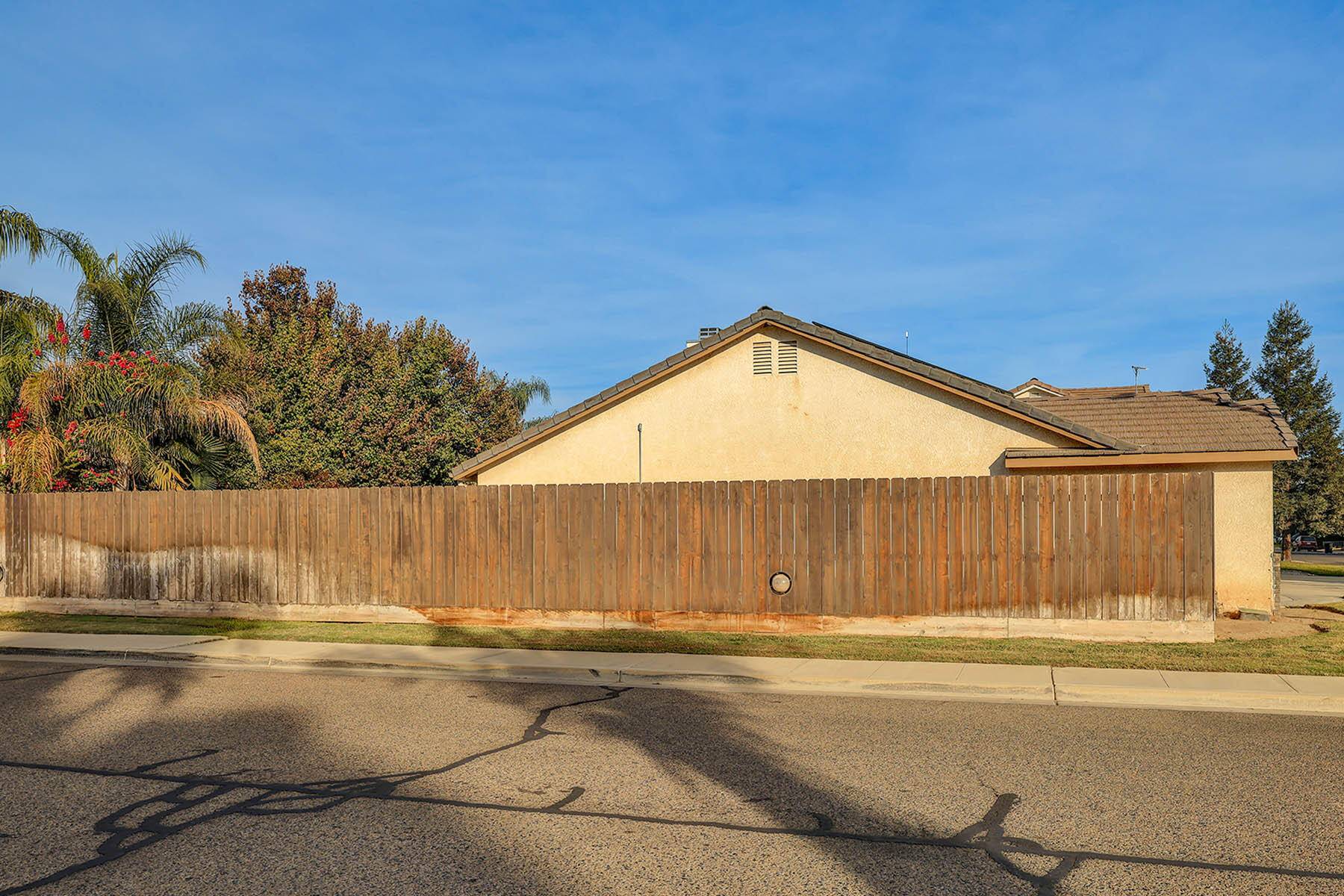 Visalia, CA 93277,728 W Kimball Avenue