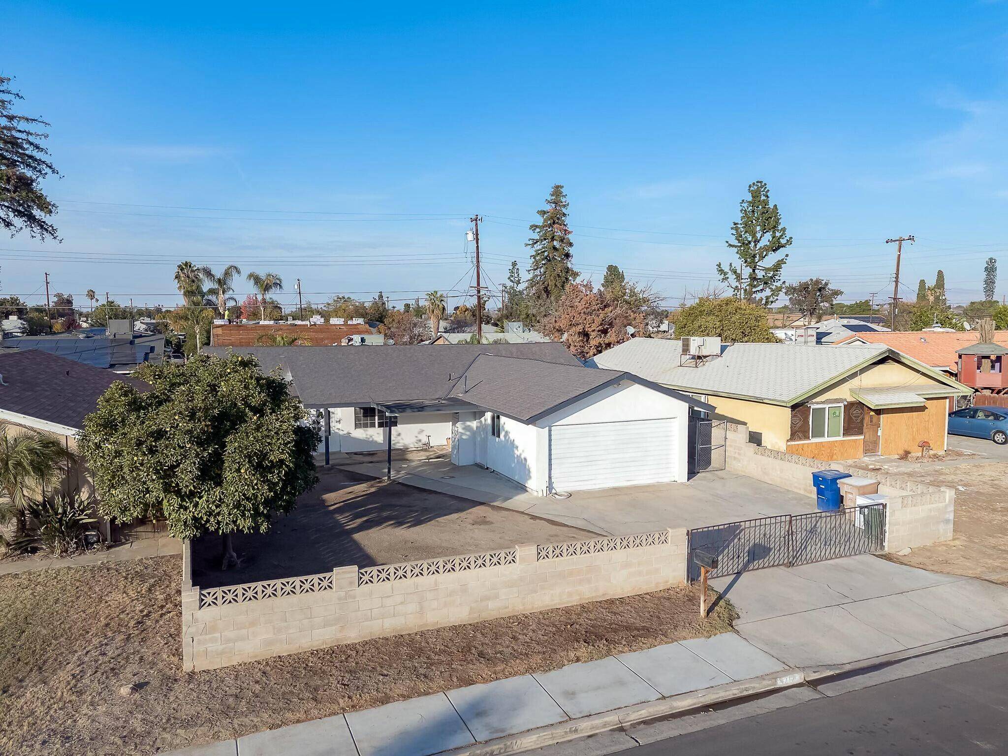 Bakersfield, CA 93304,1712 Custer Avenue