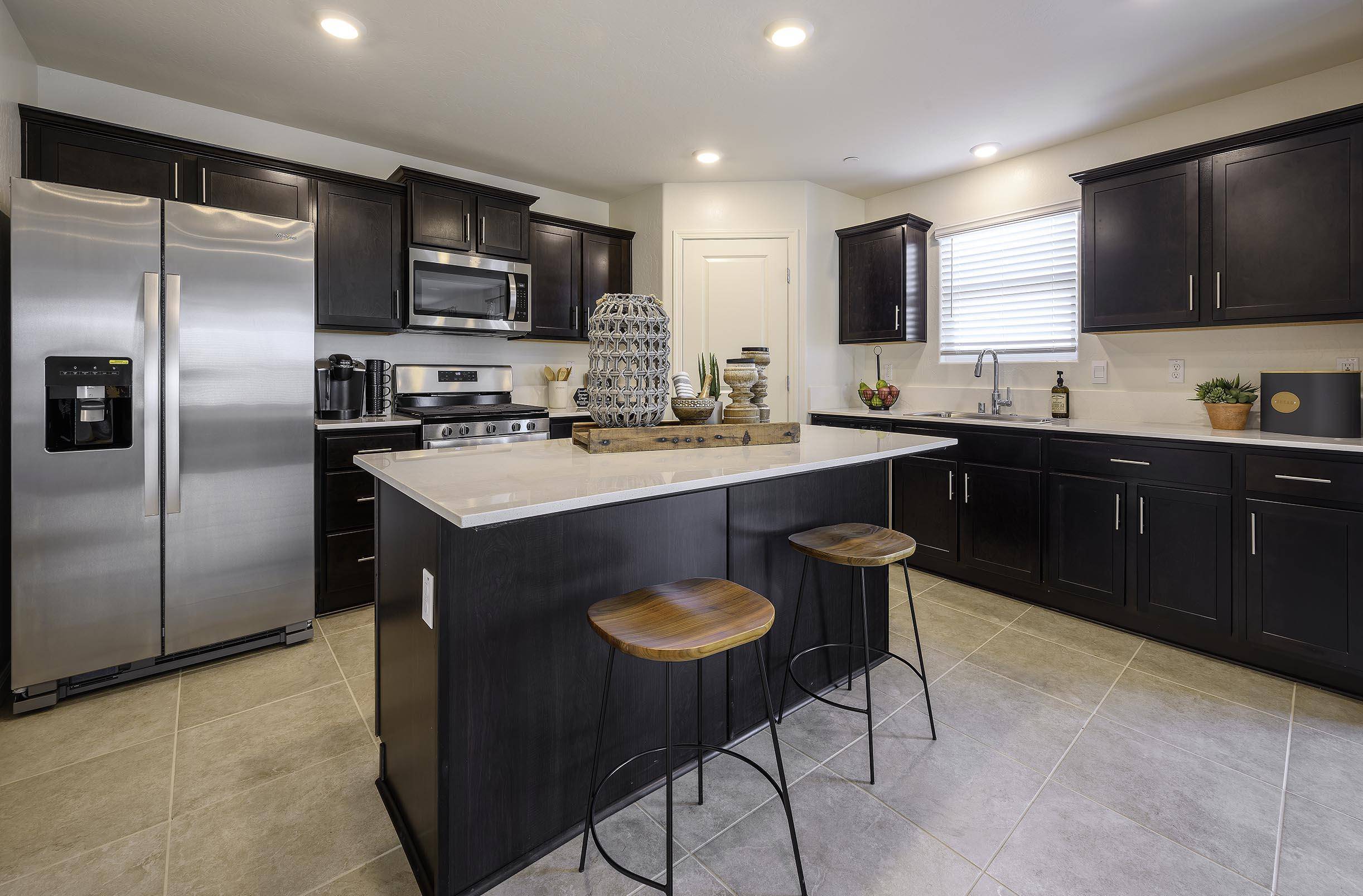 Tulare, CA 93274,2927 Bay Hill Drive #509sft