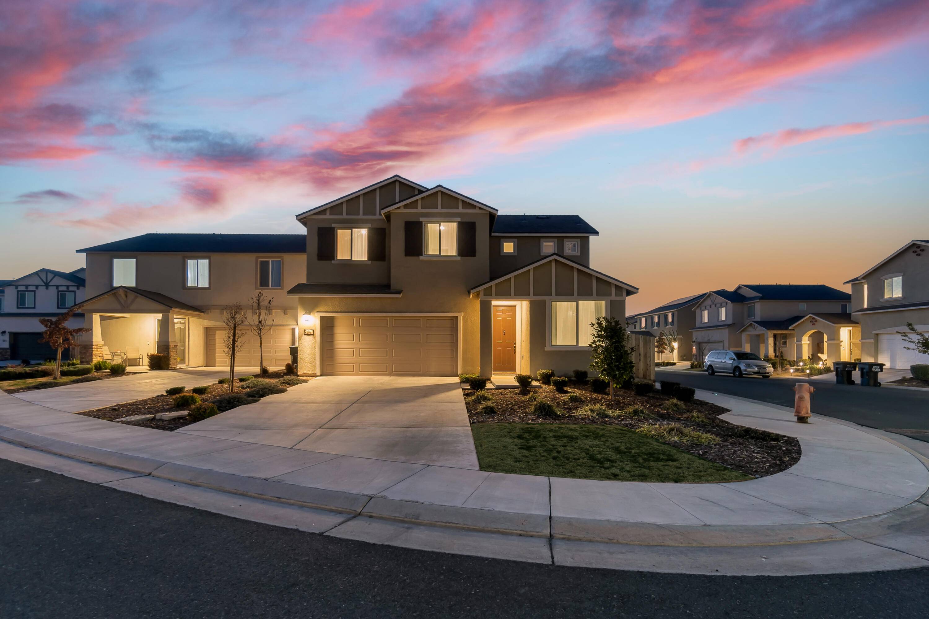 Visalia, CA 93292,2207 S Crumal Street