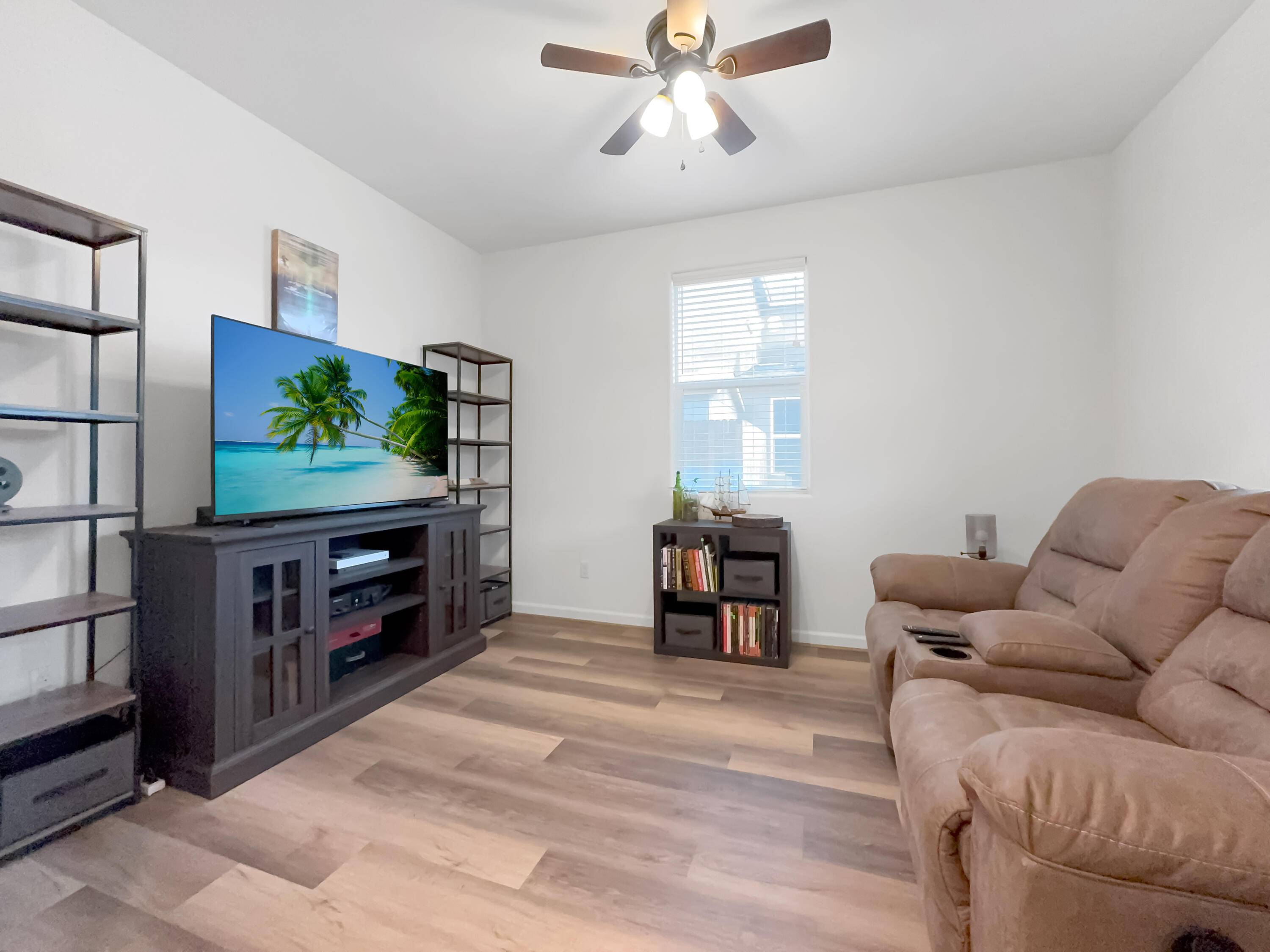 Visalia, CA 93291,3733 E Kaweah Avenue