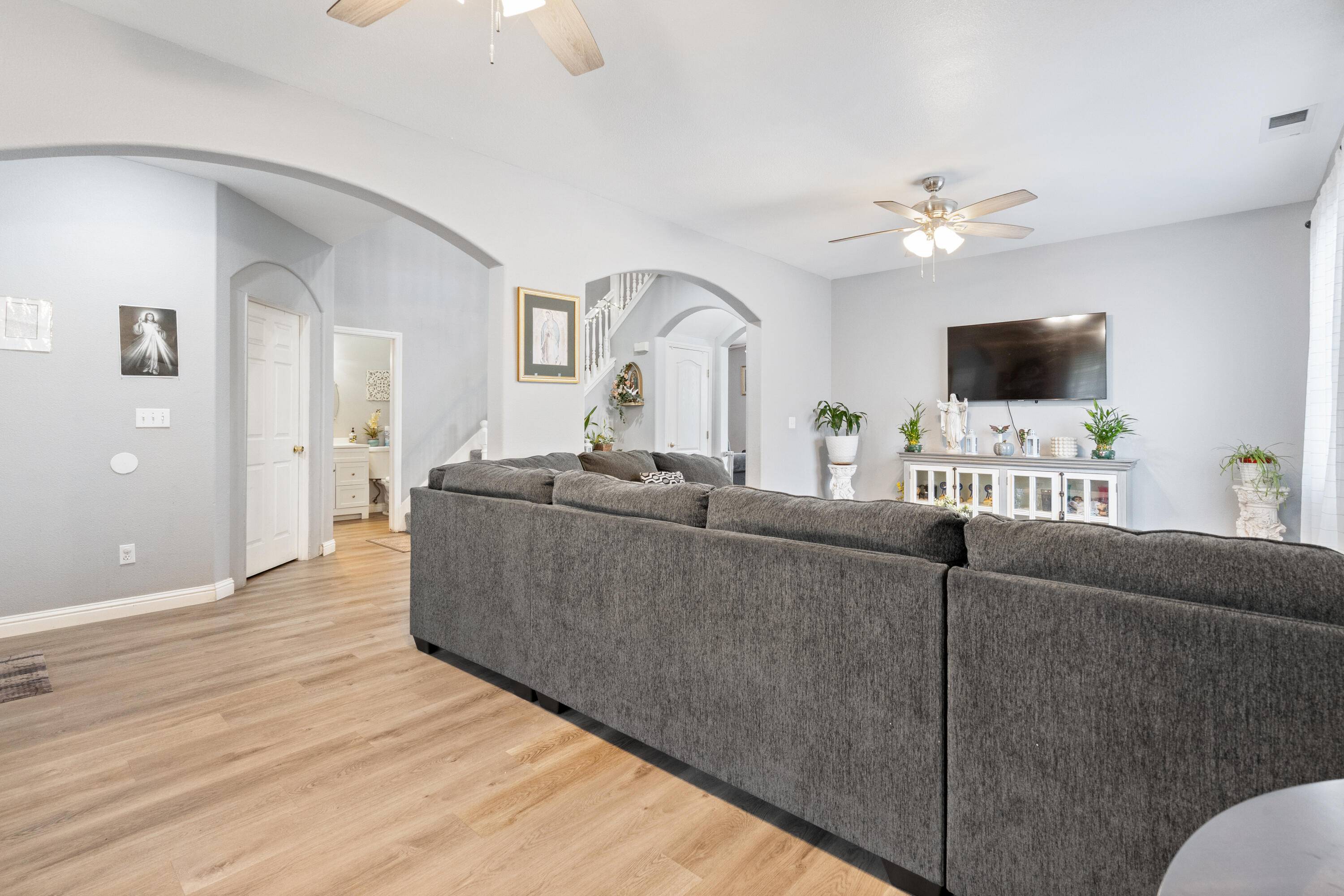 Visalia, CA 93292,3931 E Hillcrest Avenue