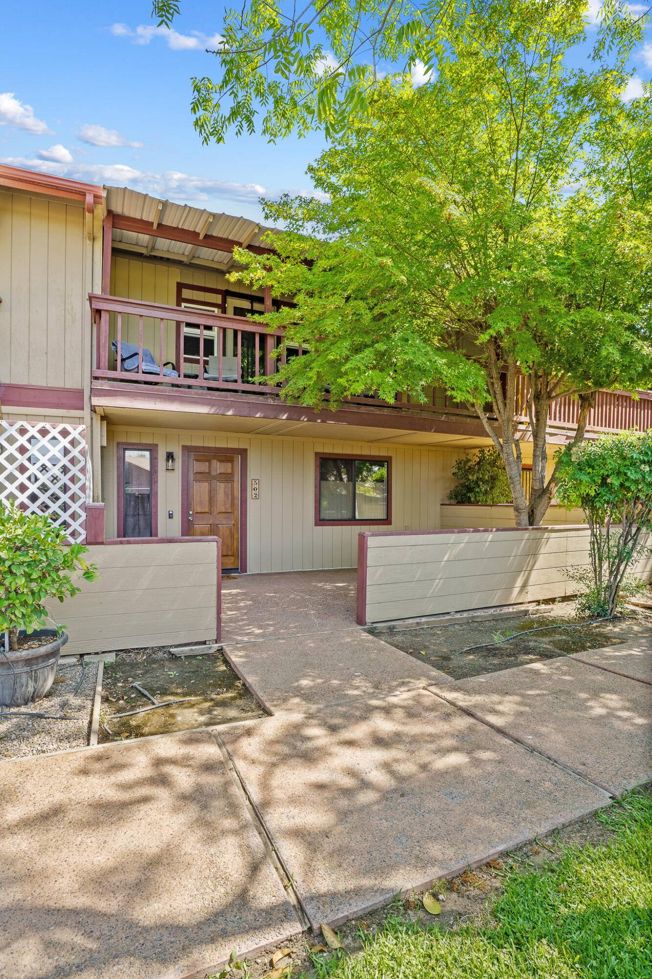 Porterville, CA 93257,502 N Murry Street