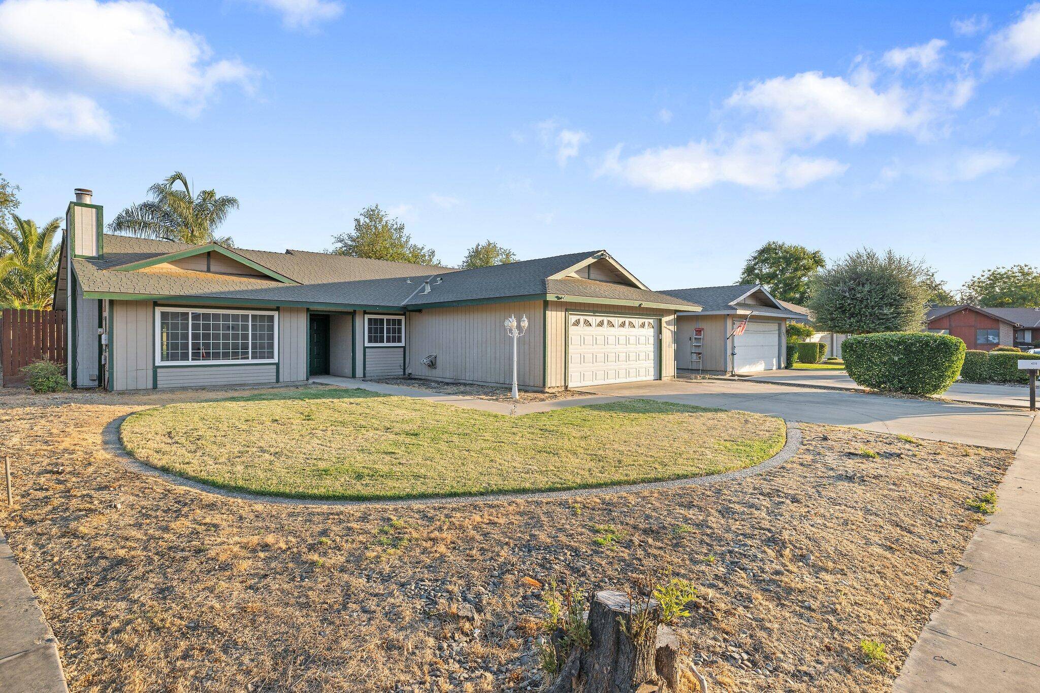 Visalia, CA 93277,4233 W Fairview Avenue